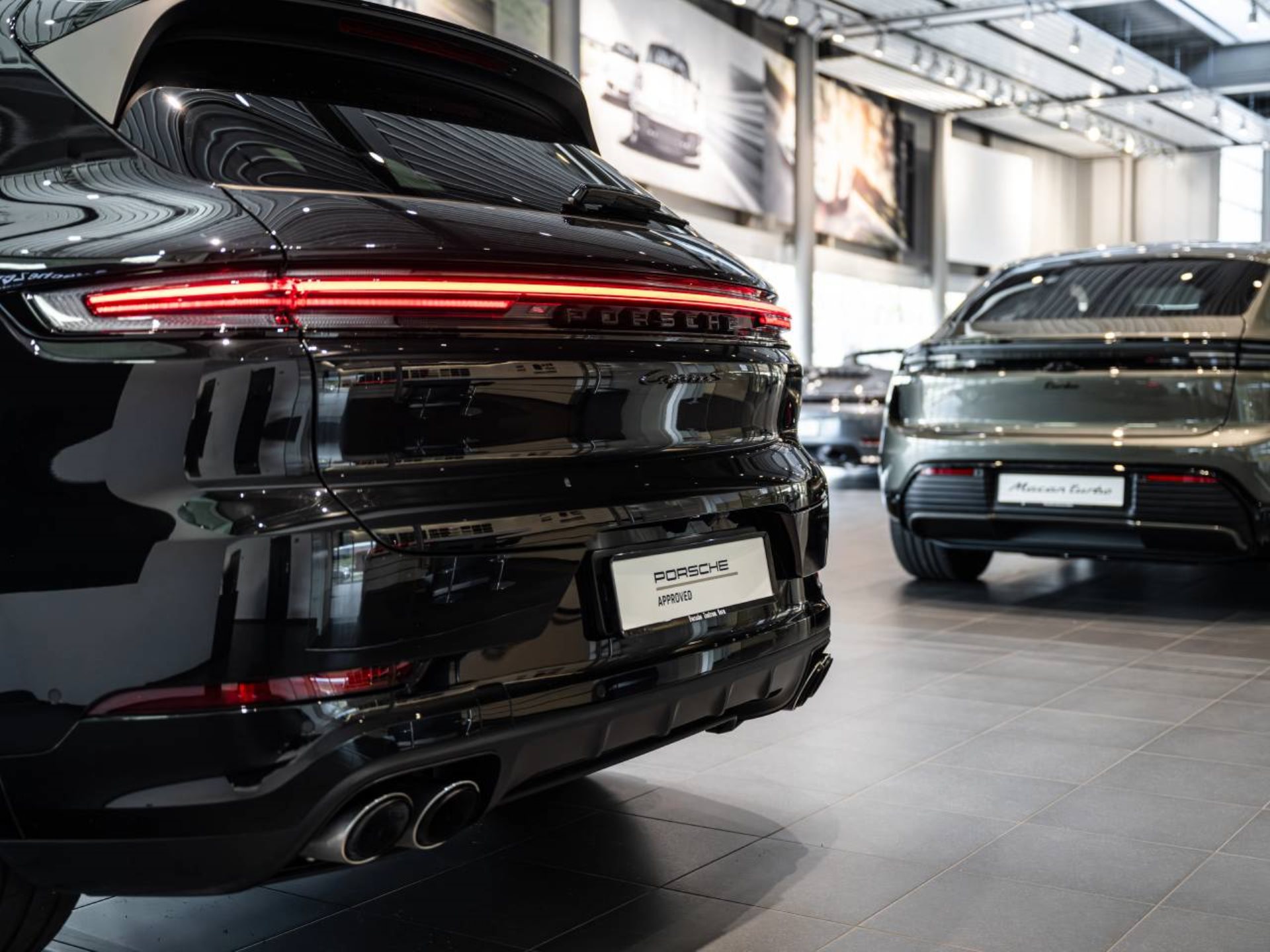 PORSCHE Cayenne S E-Hybrid-image-26