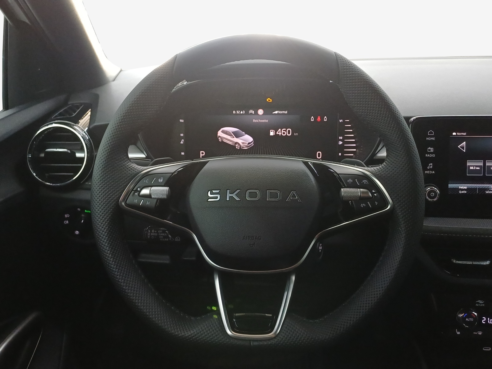SKODA Fabia 1.0 TSI Dynamic DSG-image-9