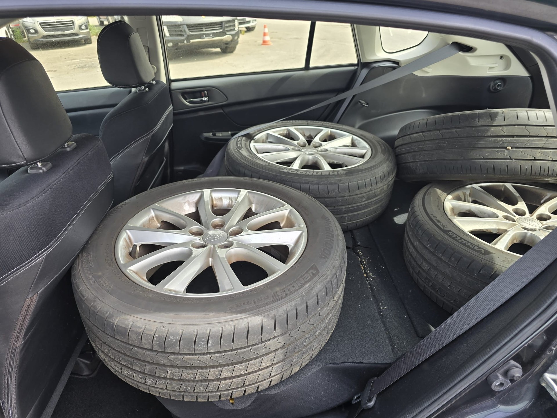 SUBARU Impreza 1.6 Swiss two-image-12