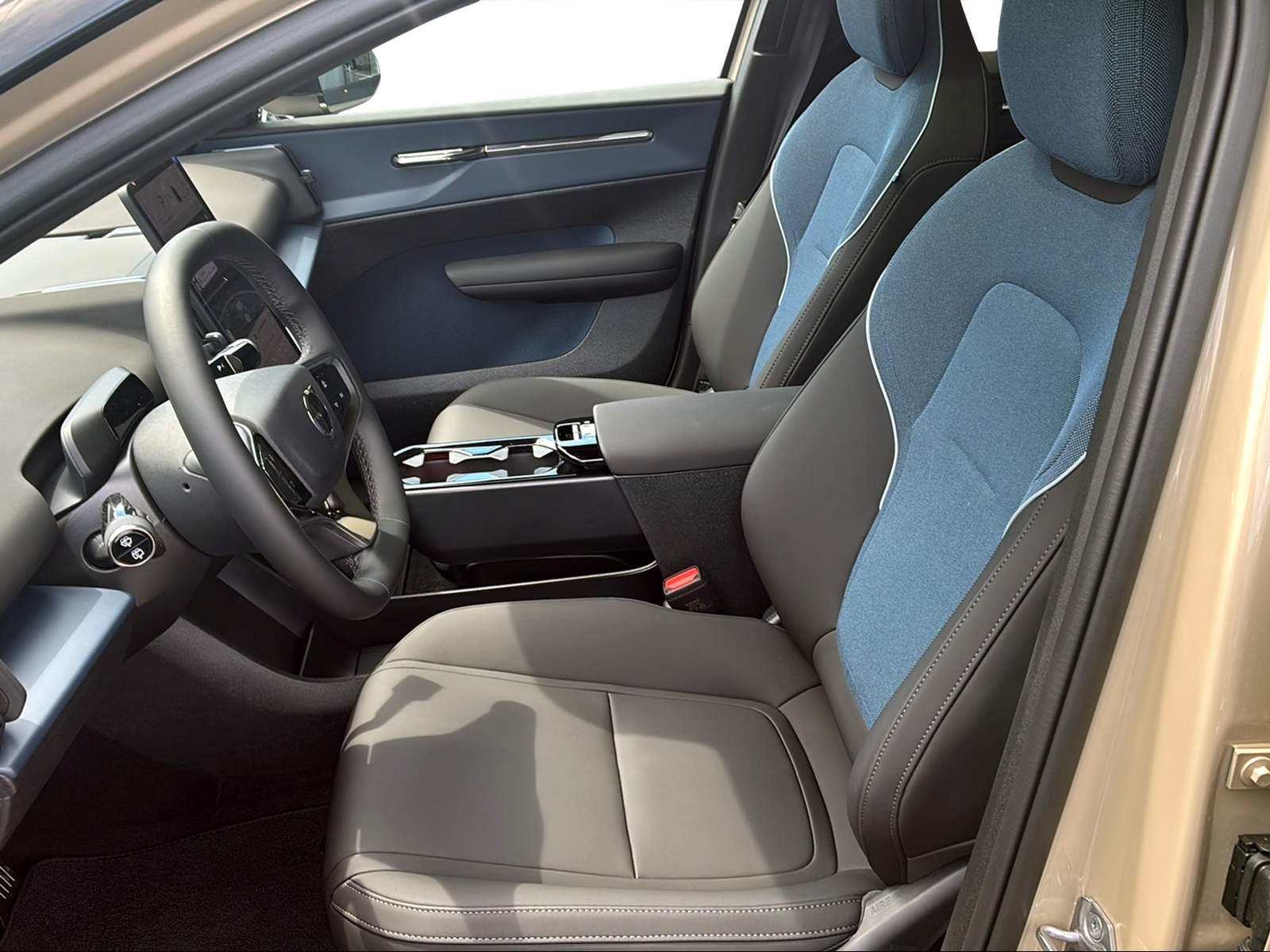 VOLVO EX30 E60 Ultra-image-8