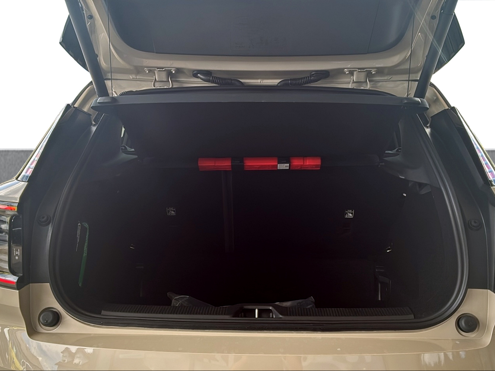 VOLVO EX30 E60 Ultra-image-14