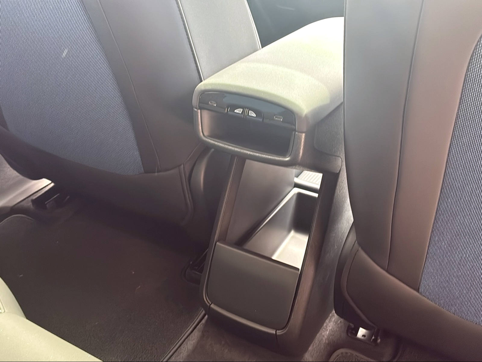 VOLVO EX30 E60 Ultra-image-13