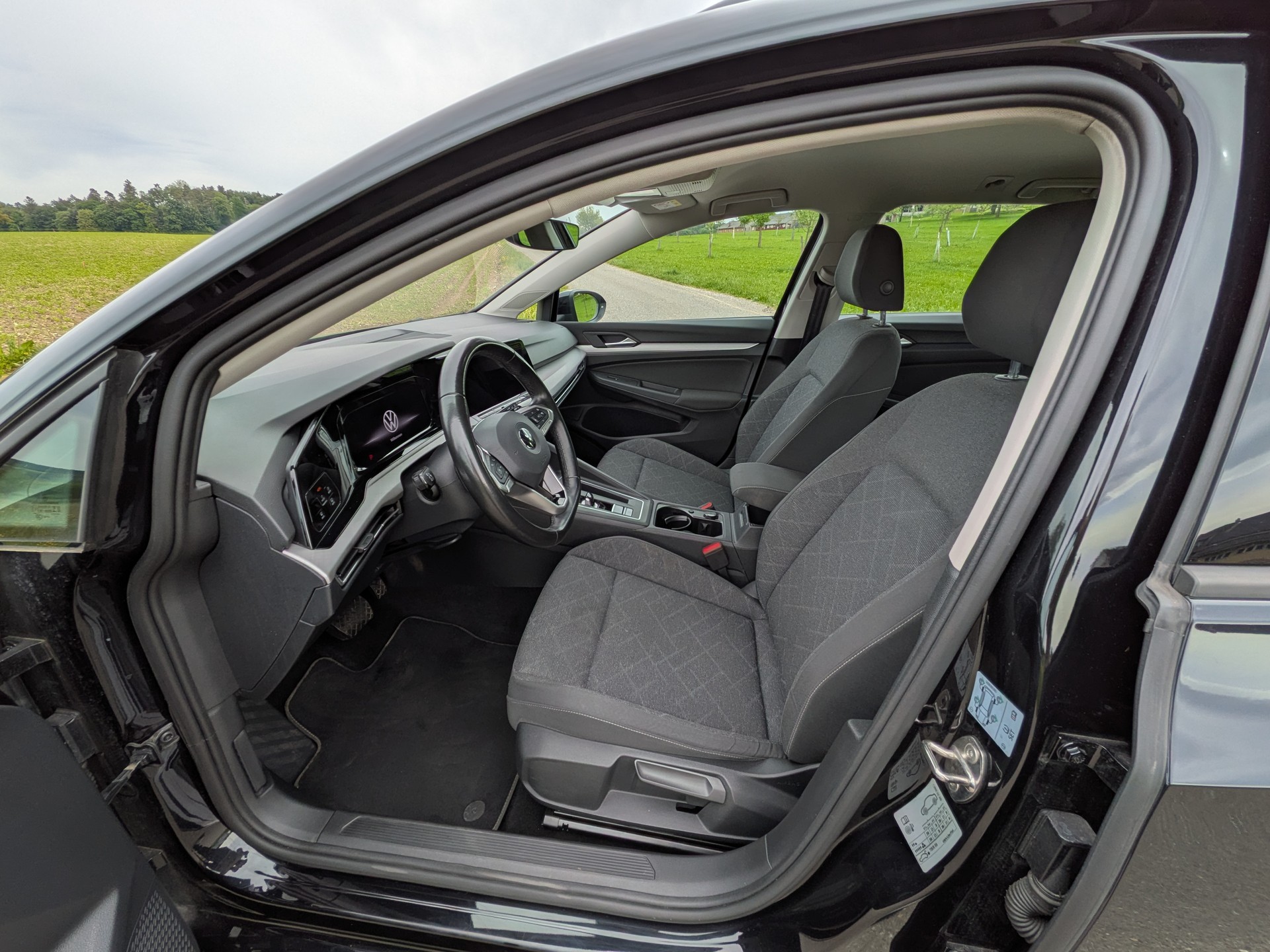 VW Golf Variant 2.0 TDI Life DSG-image-11