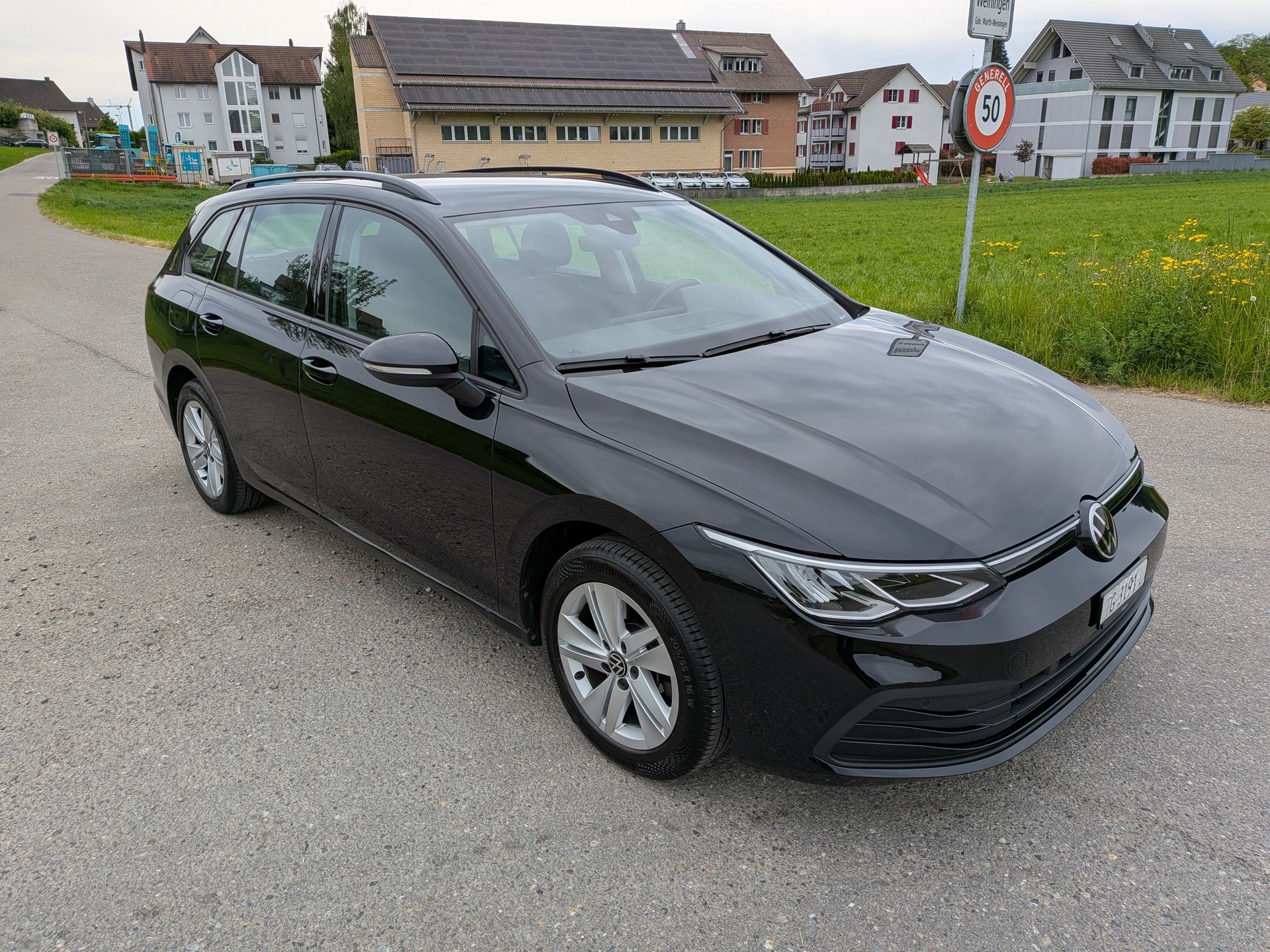 VW Golf Variant 2.0 TDI Life DSG-image-5
