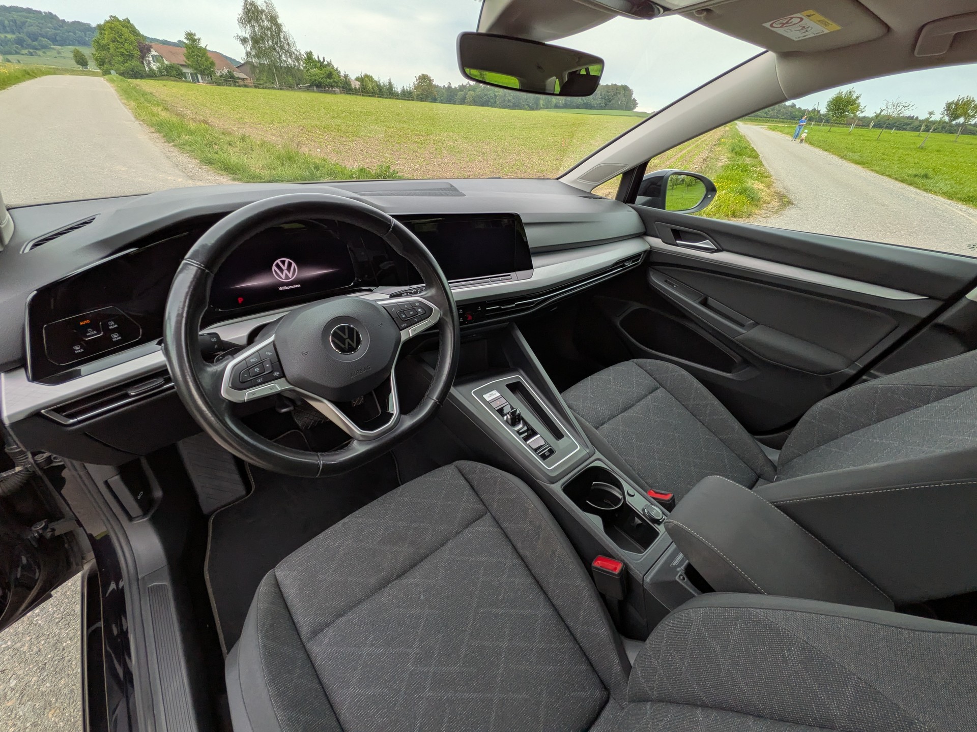 VW Golf Variant 2.0 TDI Life DSG-image-10