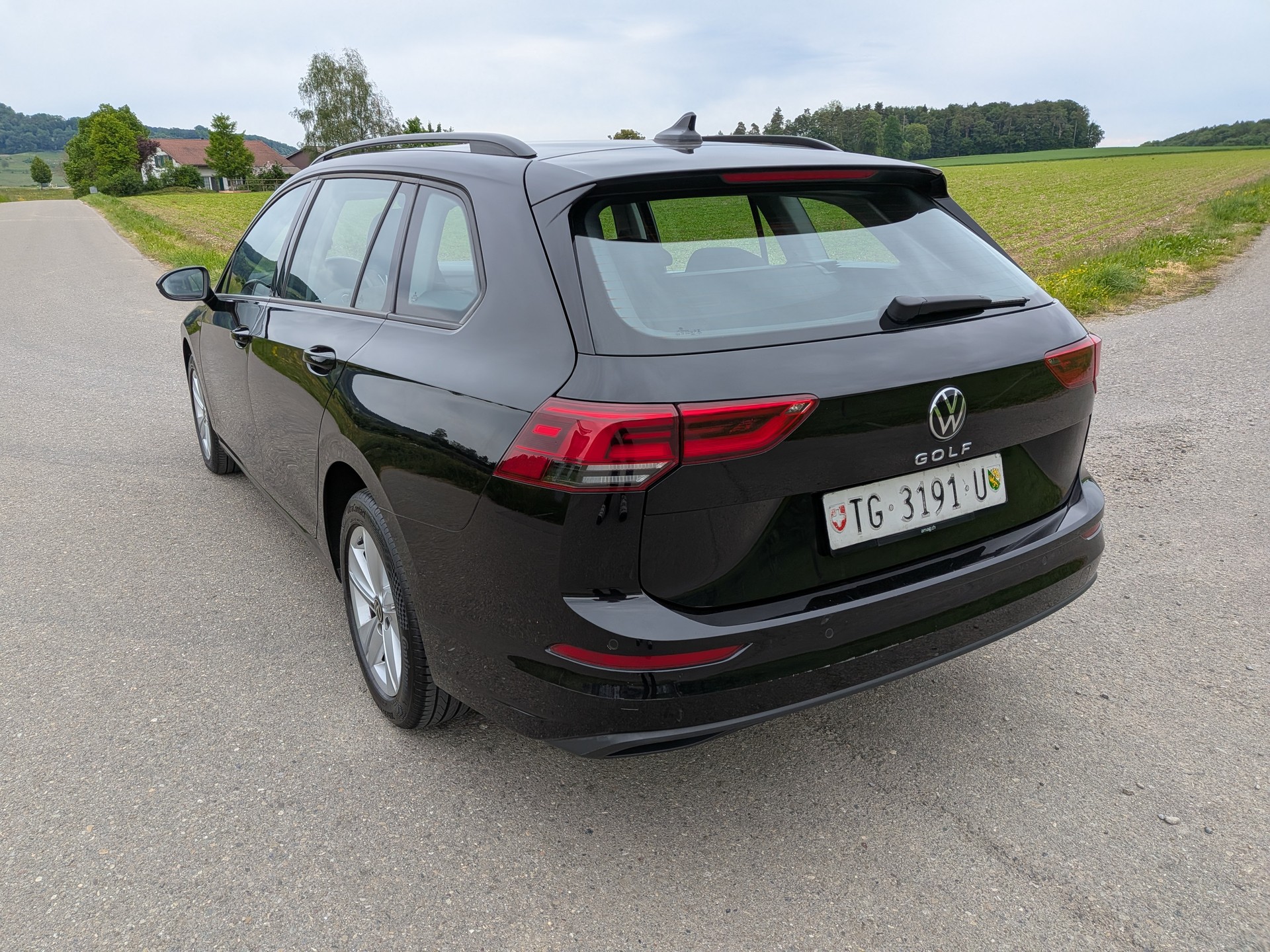 VW Golf Variant 2.0 TDI Life DSG-image-9