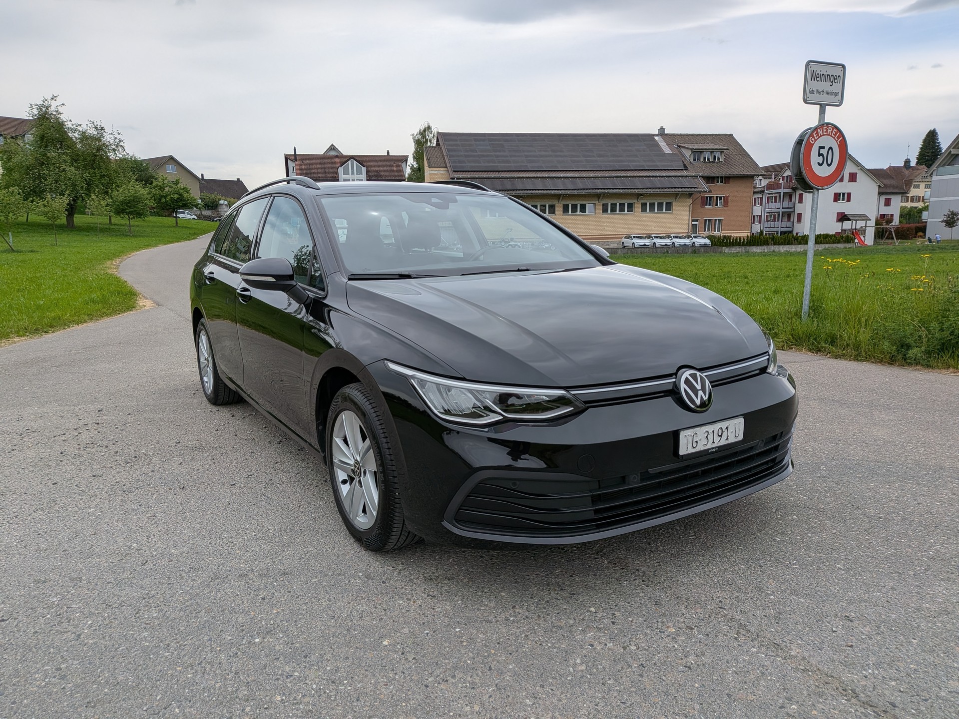 VW Golf Variant 2.0 TDI Life DSG-showroom-element-2