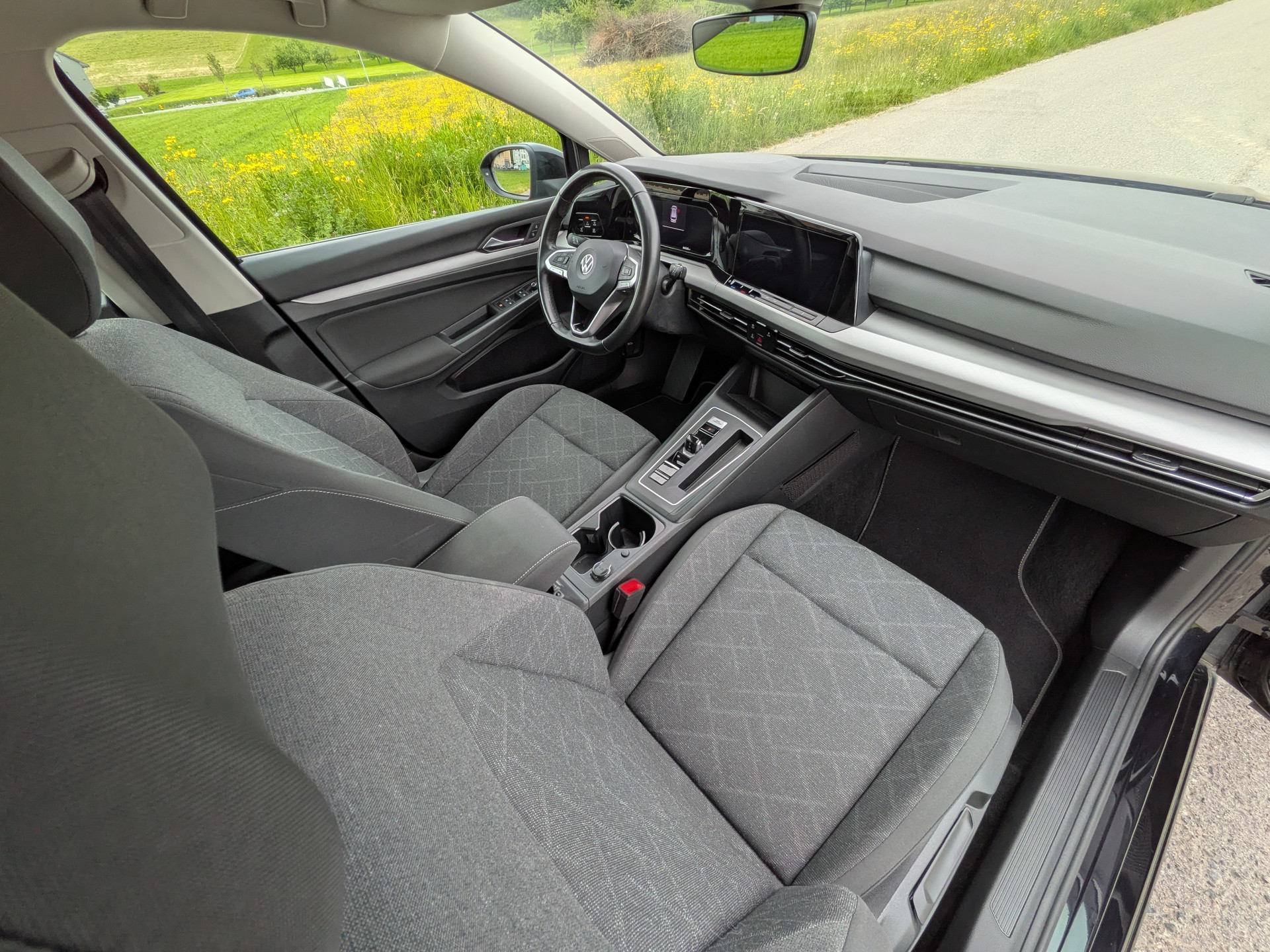 VW Golf Variant 2.0 TDI Life DSG-image-12