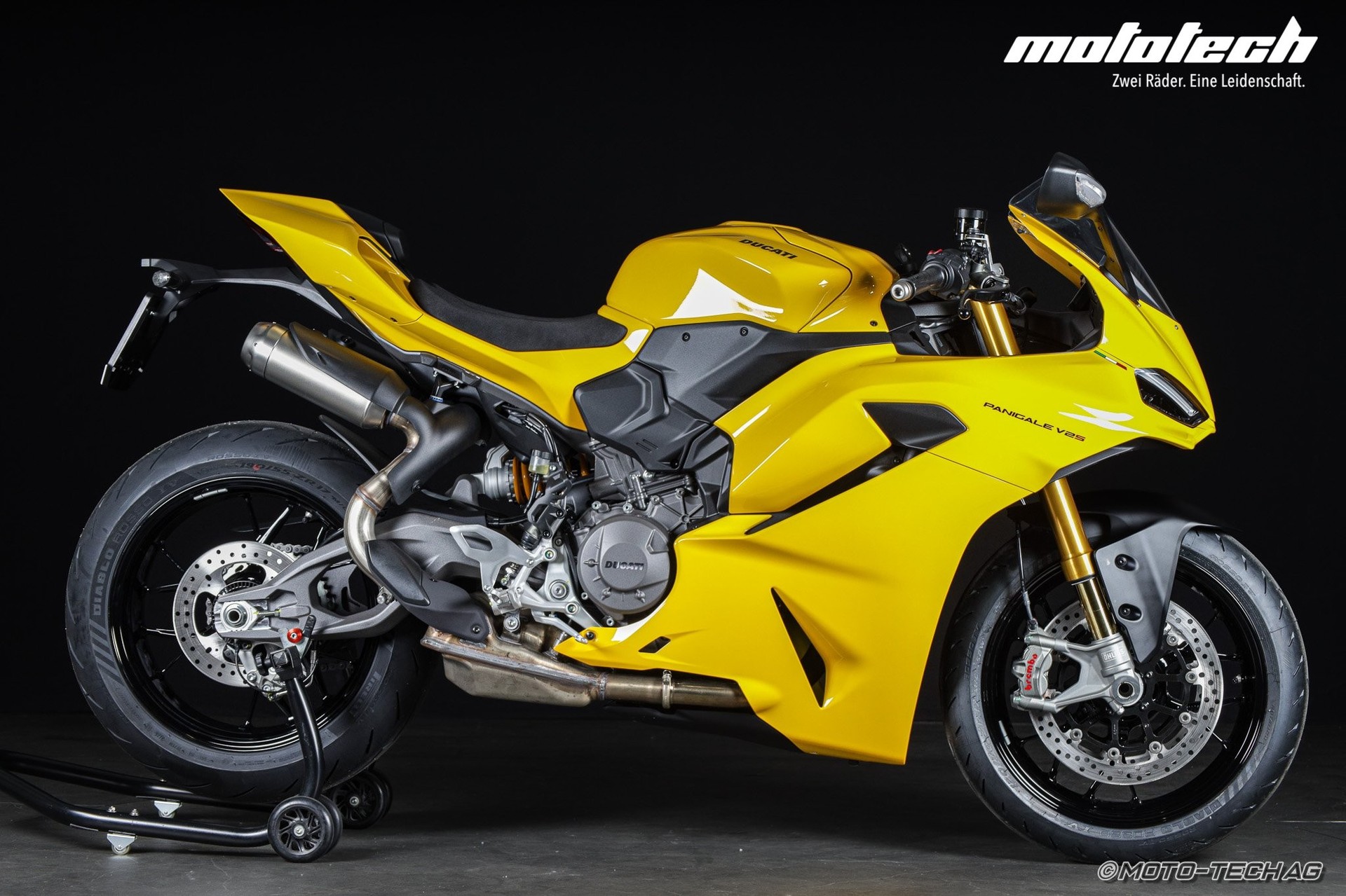 DUCATI Panigale V2 S / 4 JAHRE GARANTIE-showroom-element-1