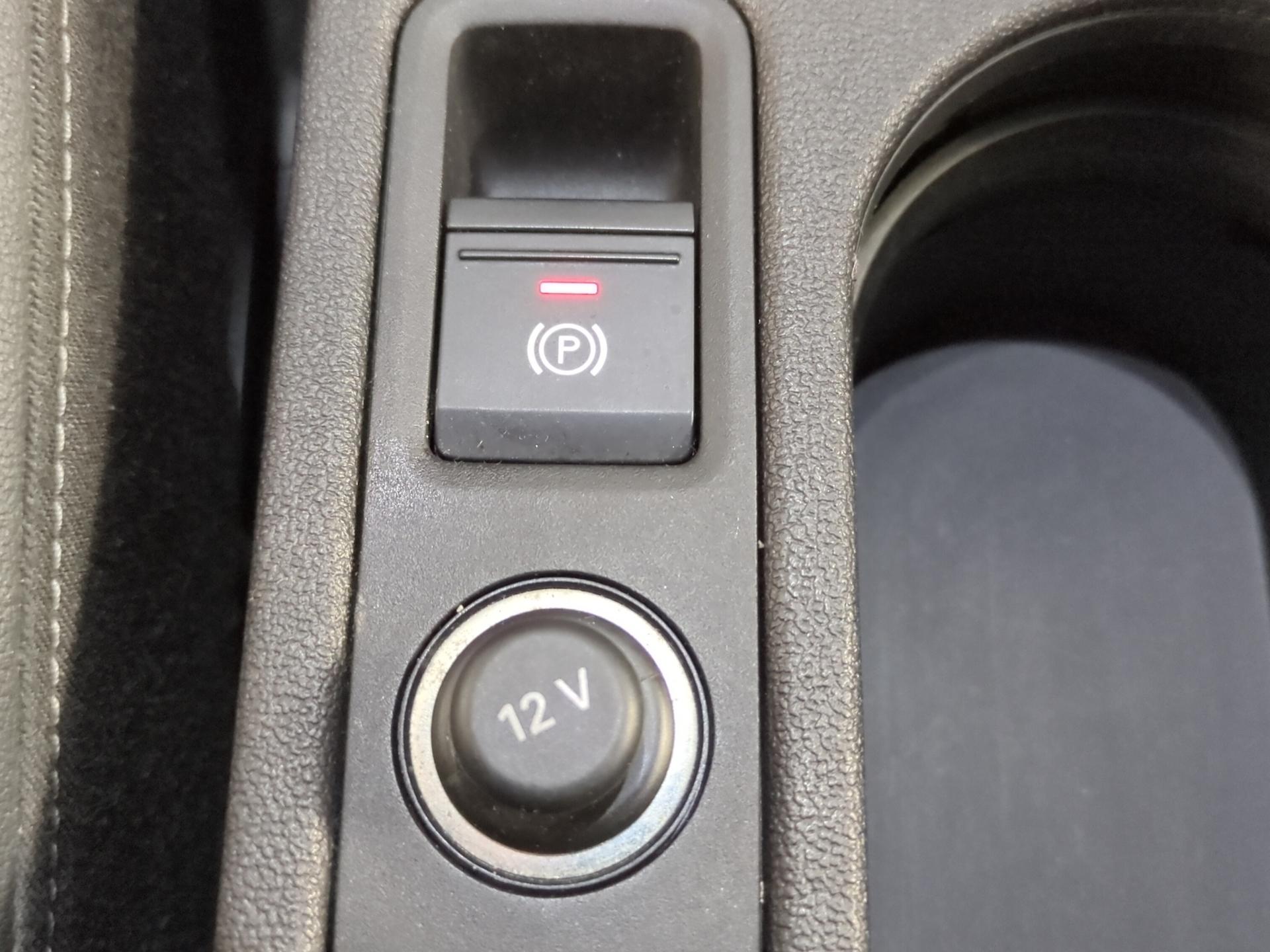 AUDI A3 Sportback 35 TFSI S line Attraction S-tronic-image-24