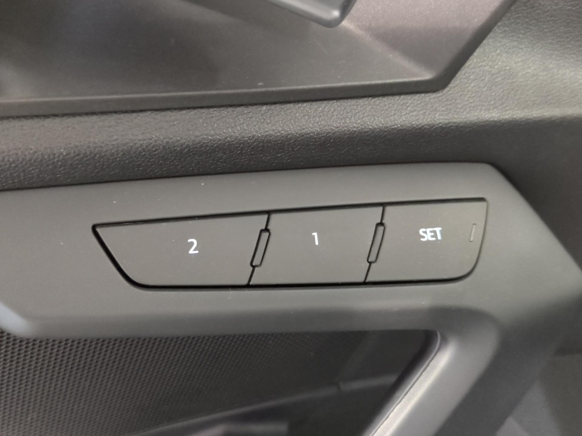 AUDI A3 Sportback 35 TFSI S line Attraction S-tronic-image-21