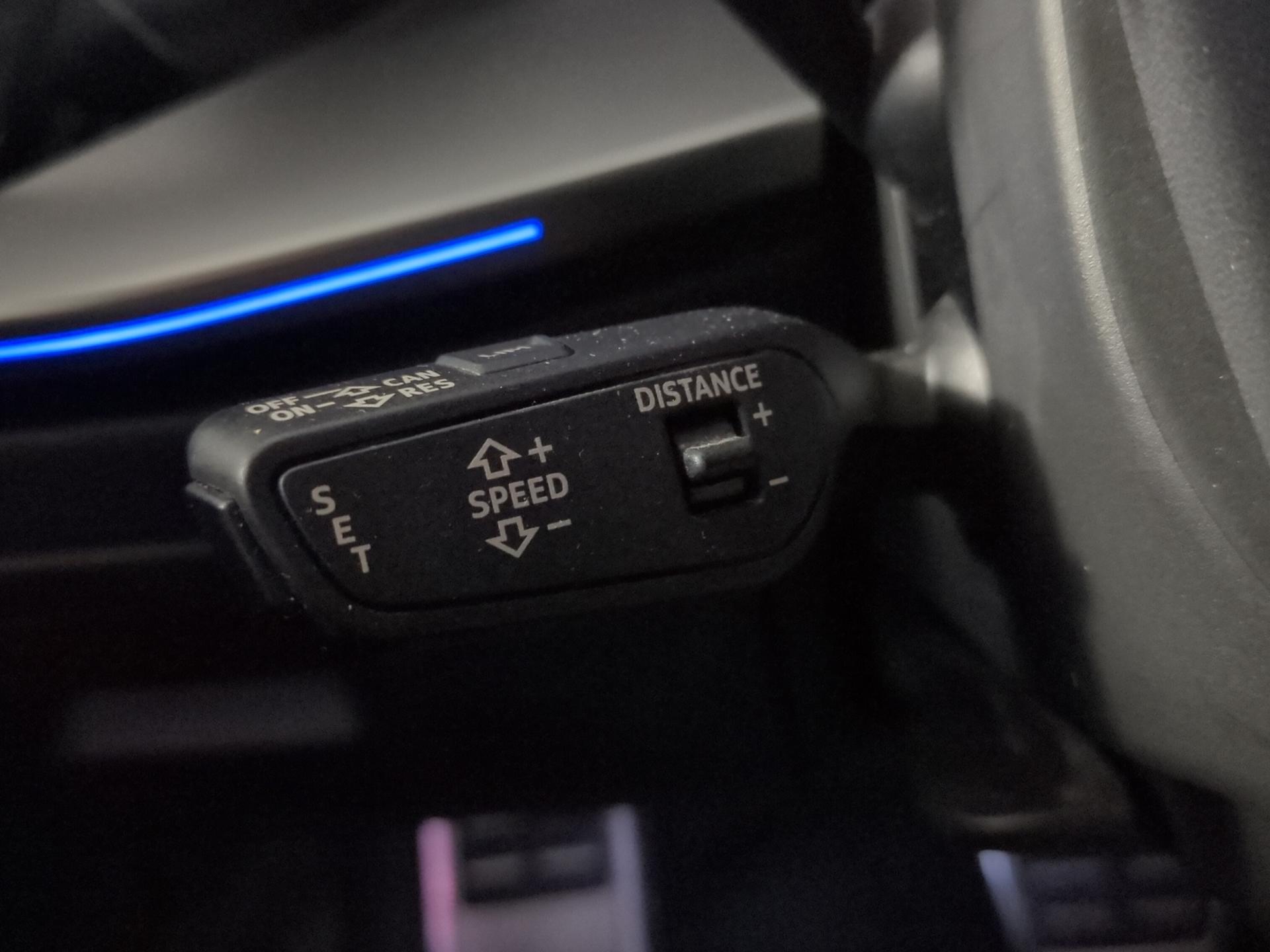 AUDI A3 Sportback 35 TFSI S line Attraction S-tronic-image-27