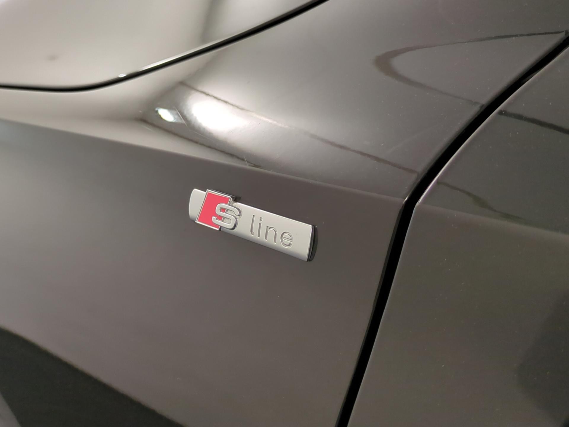 AUDI A3 Sportback 35 TFSI S line Attraction S-tronic-image-18