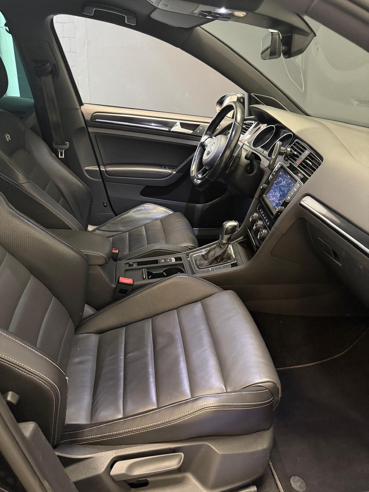VW Golf 2.0 TSI R 4Motion DSG-image-15