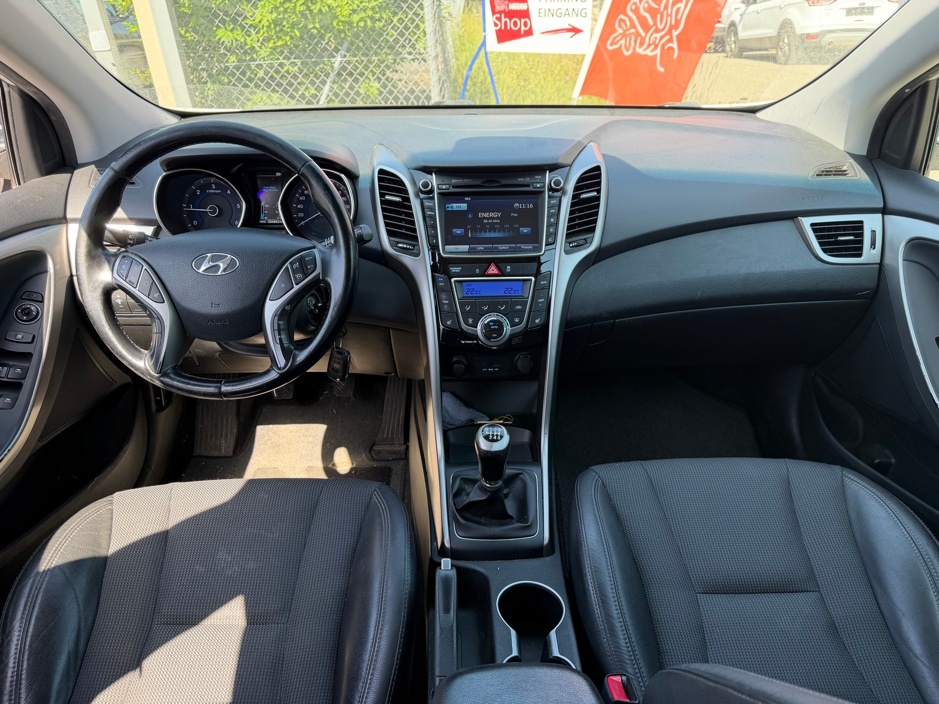 HYUNDAI i30 Wagon 1.6 CRDi Style-image-4