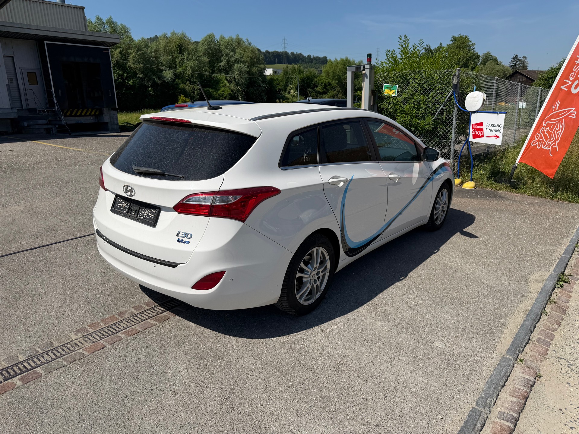 HYUNDAI i30 Wagon 1.6 CRDi Style-image-2