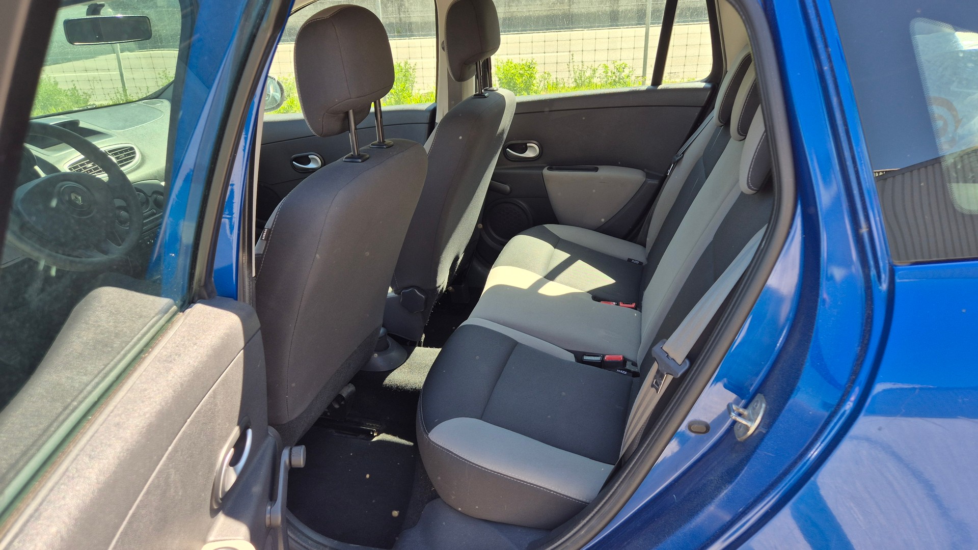 RENAULT Clio Grandtour 1.2 16V Turbo 20th Edition-image-8