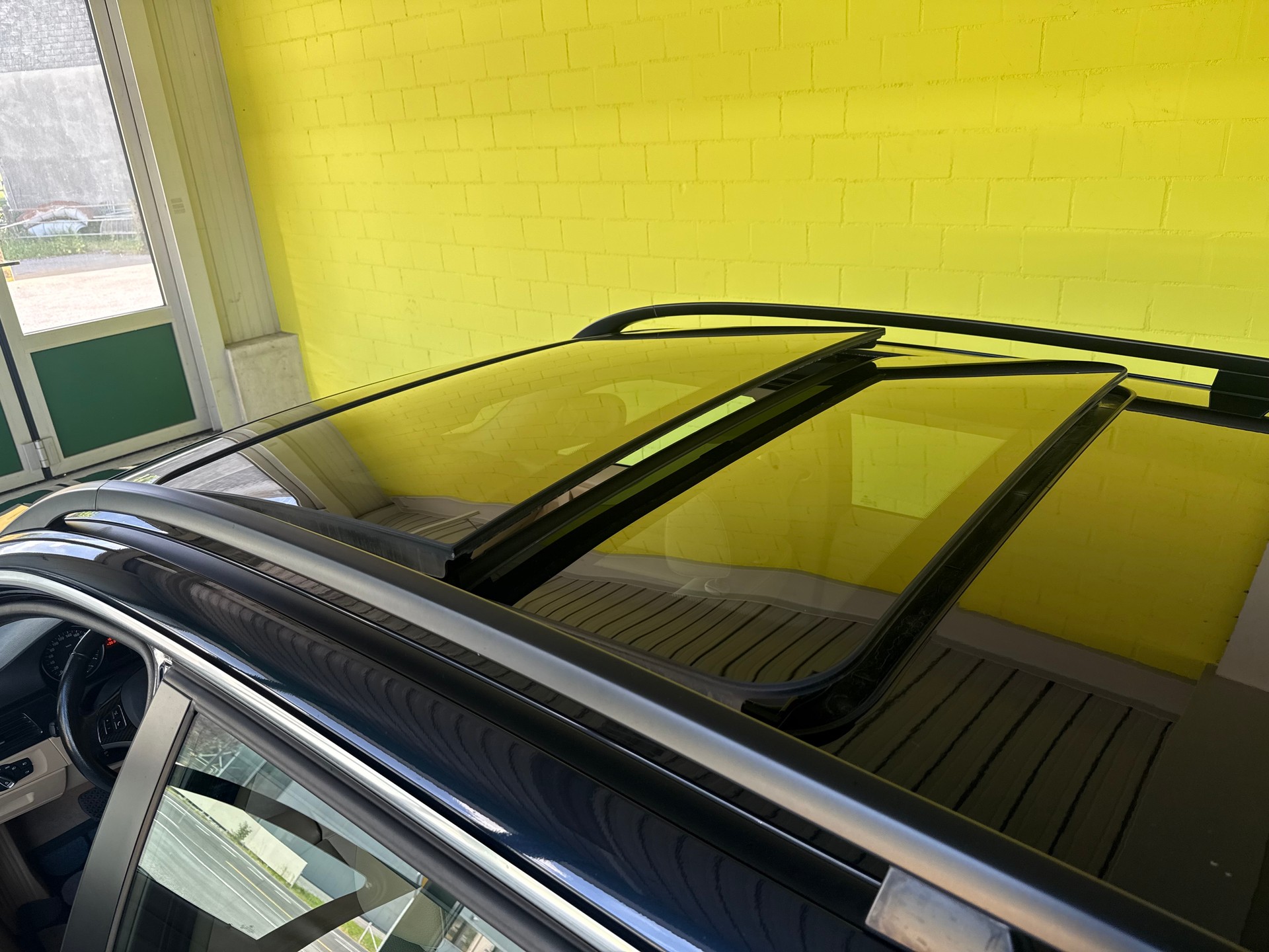 BMW 325i xDrive Touring Steptronic-image-3