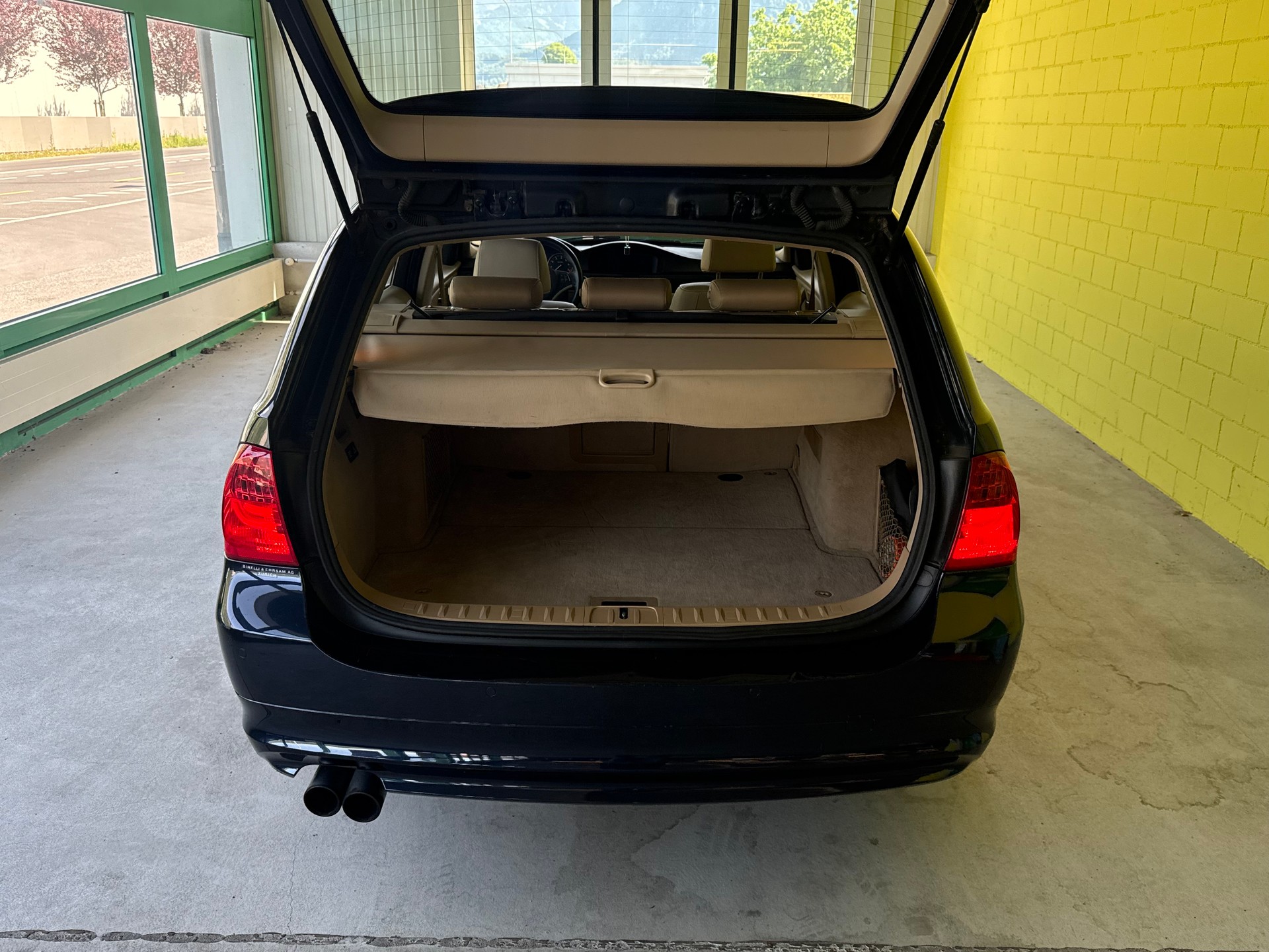 BMW 325i xDrive Touring Steptronic-image-6