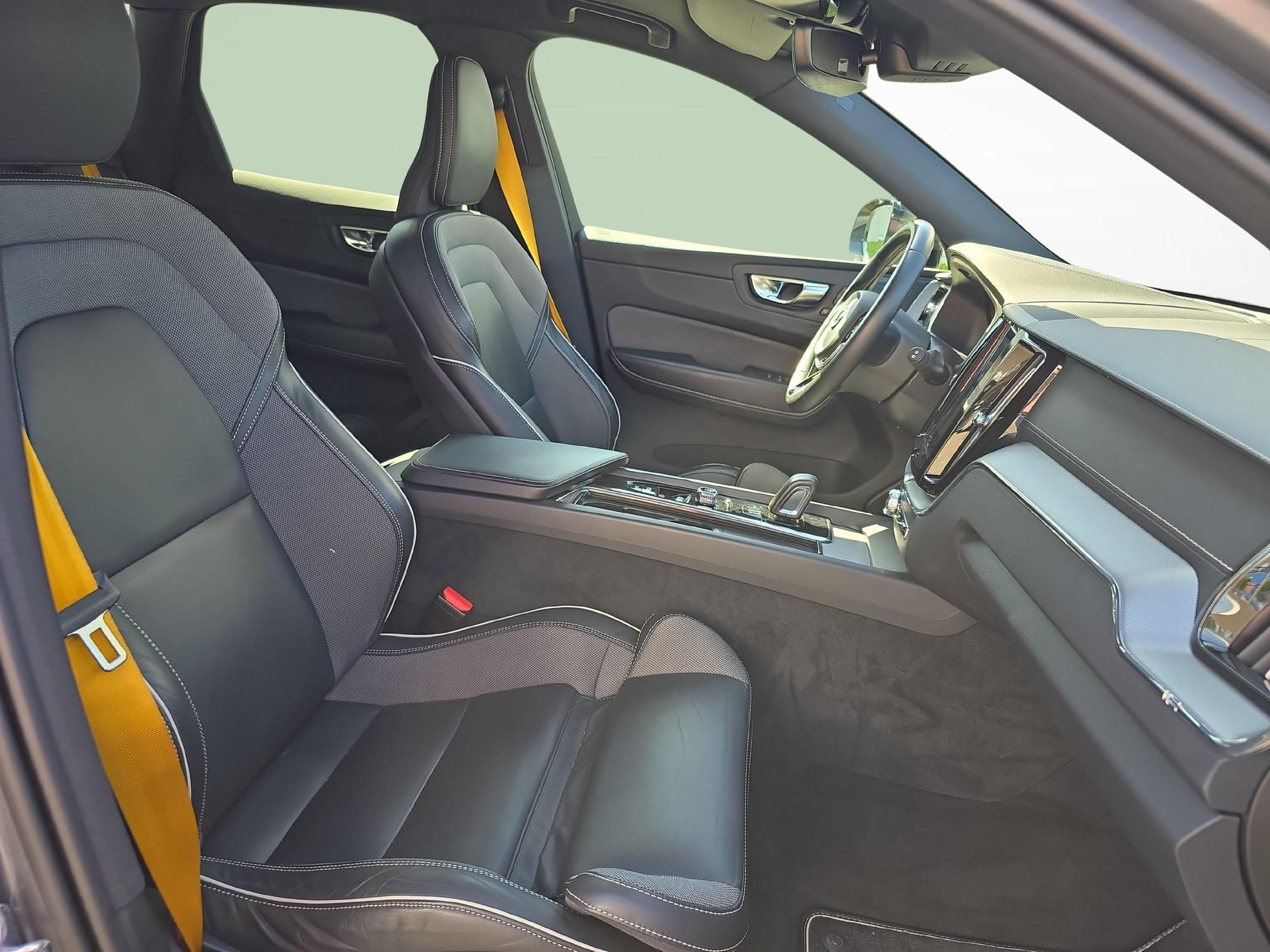 VOLVO XC60 2.0 T8 TE Polestar eAWD-image-10