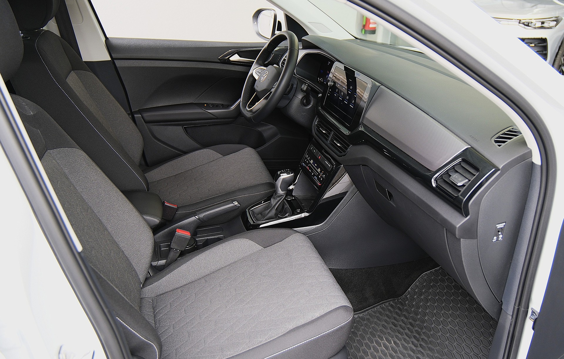 VW T-Cross 1.0 TSI EVO United DSG-image-15