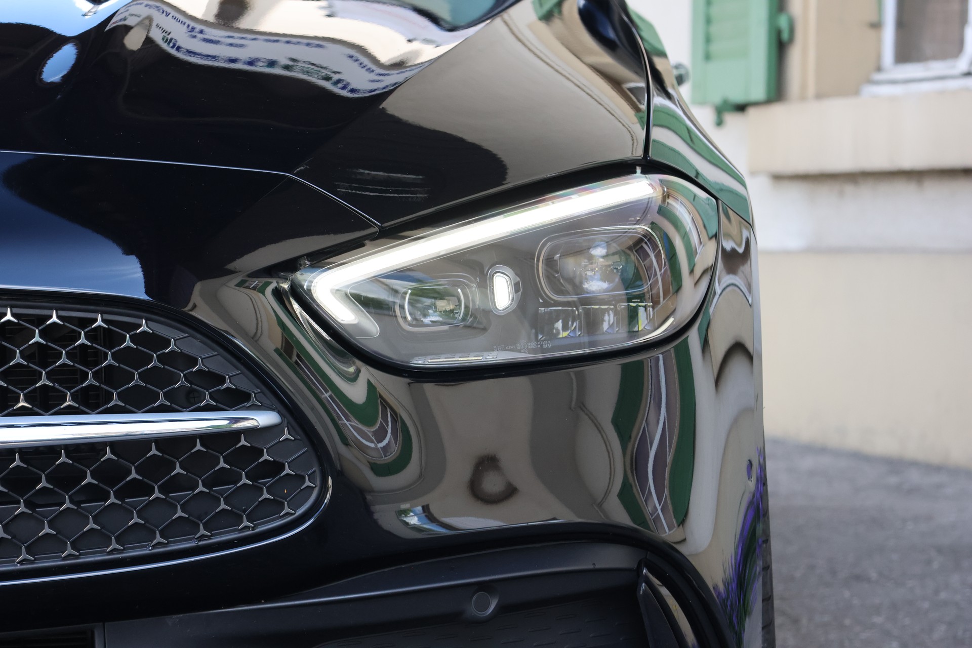 MERCEDES-BENZ C 300 4Matic AMG Line-image-6