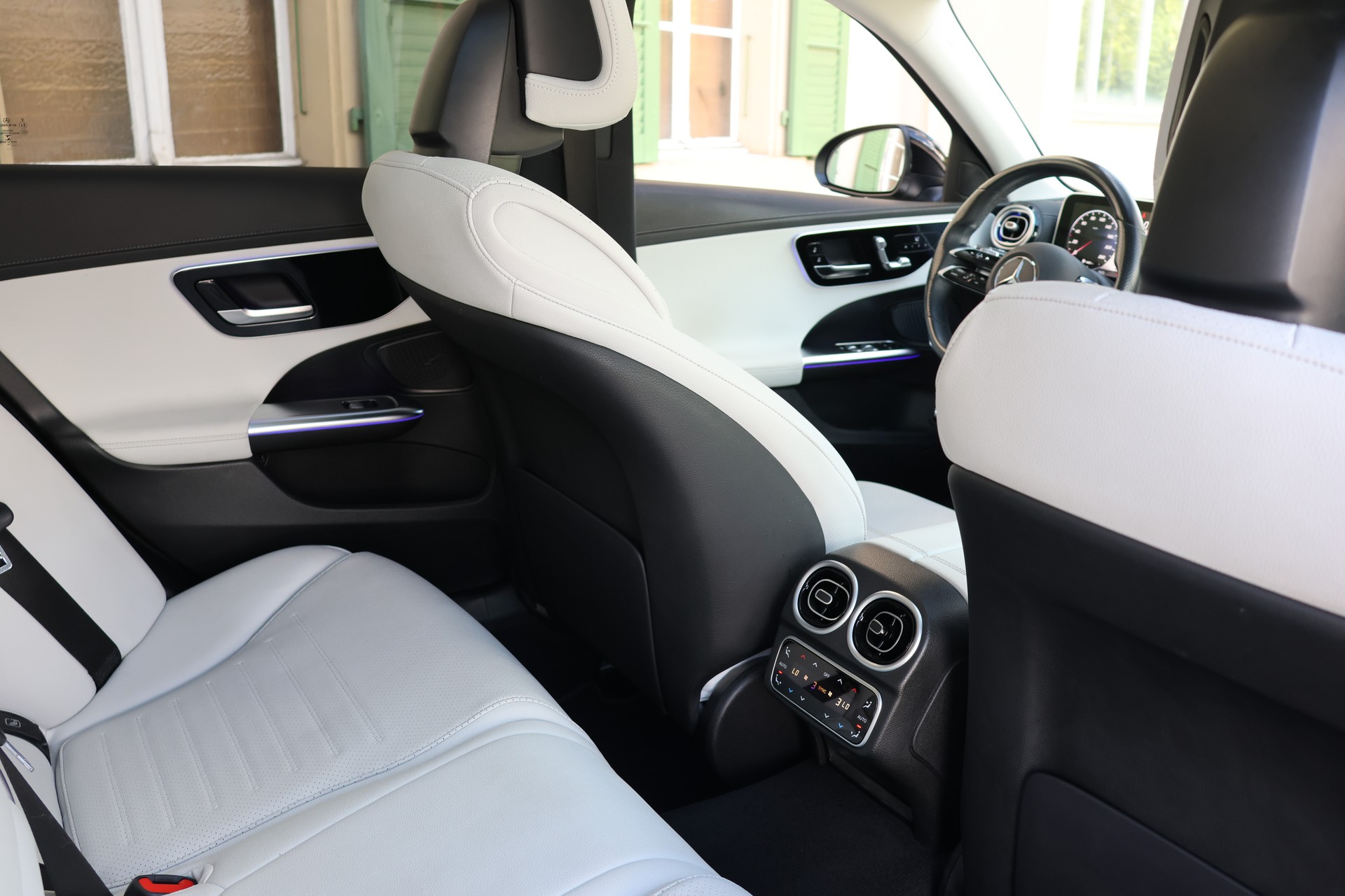 MERCEDES-BENZ C 300 4Matic AMG Line-image-20