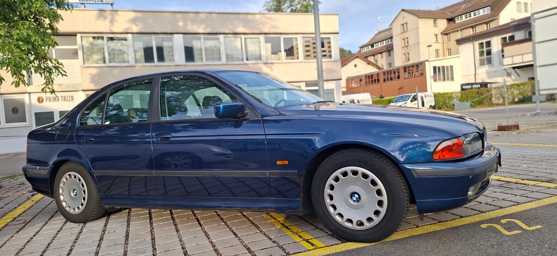BMW 528-image-7