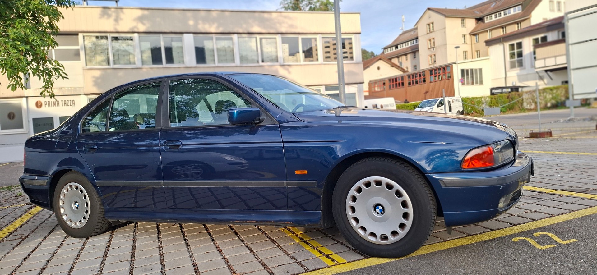 BMW 528-image-6