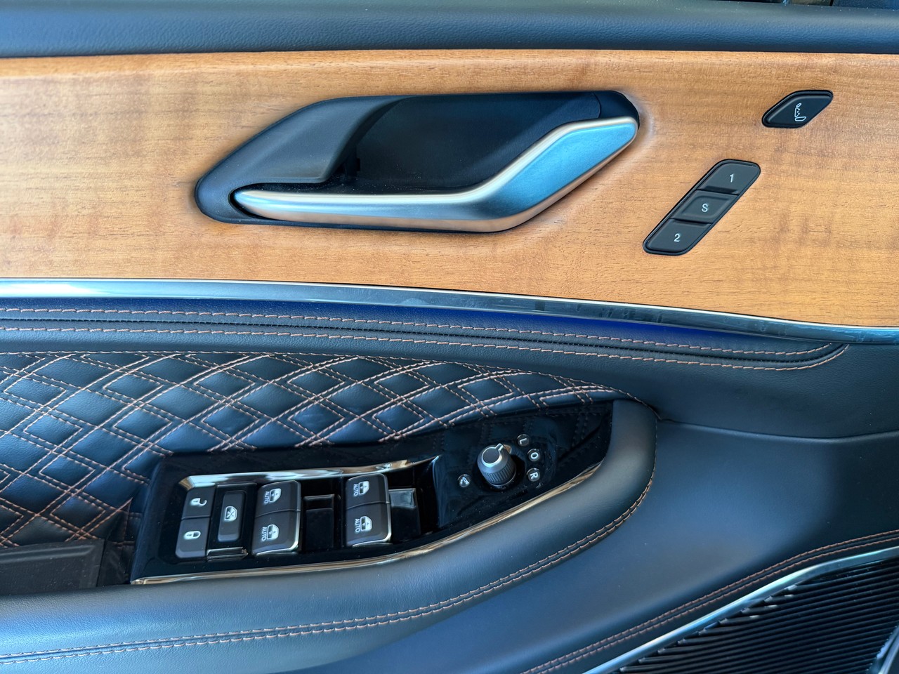 JEEP Grand Cherokee 2.0 Plug-in-Hybrid Summit Reserve 4xe-image-16