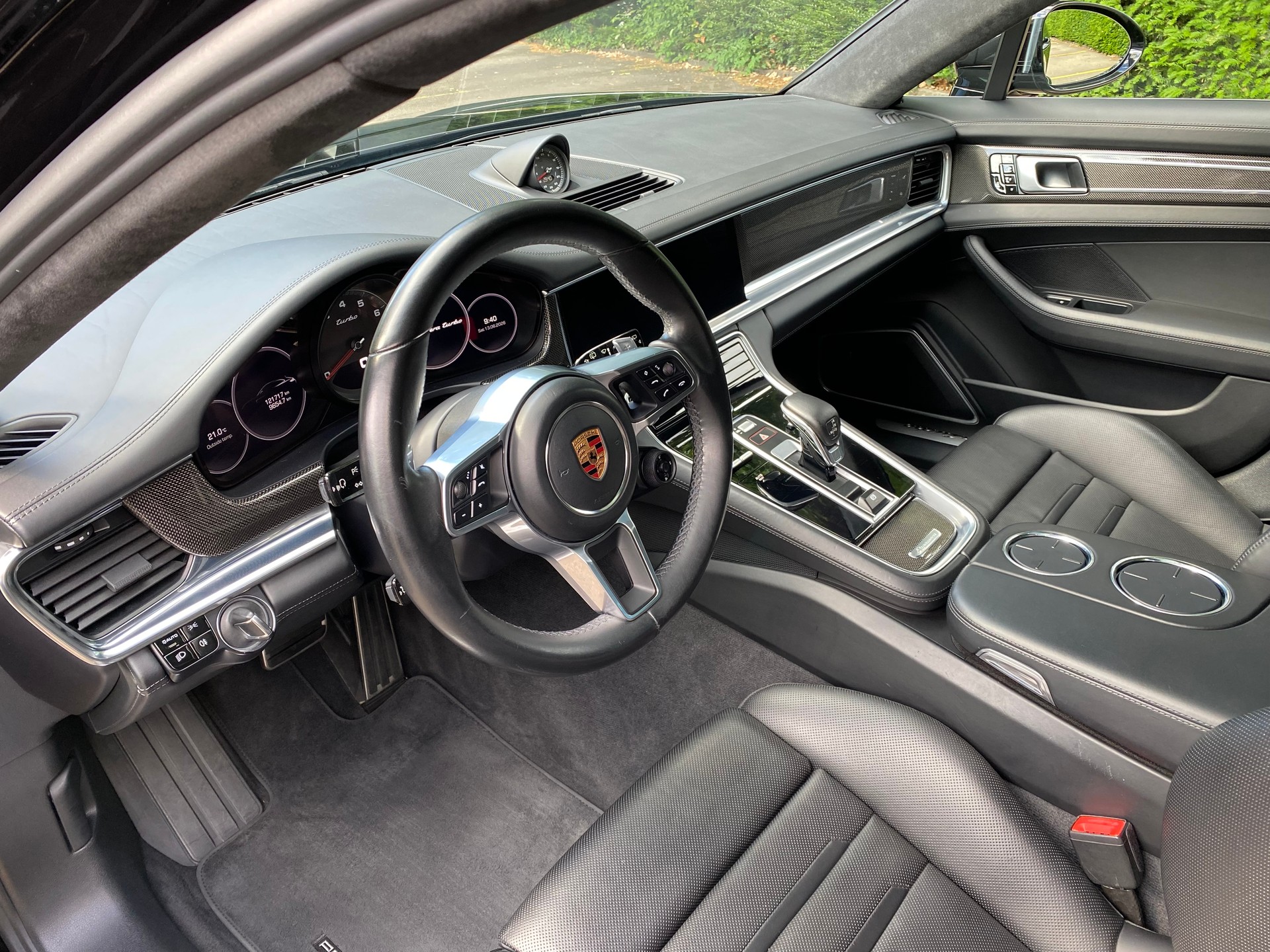 PORSCHE 4.0 V8 Turbo-image-8