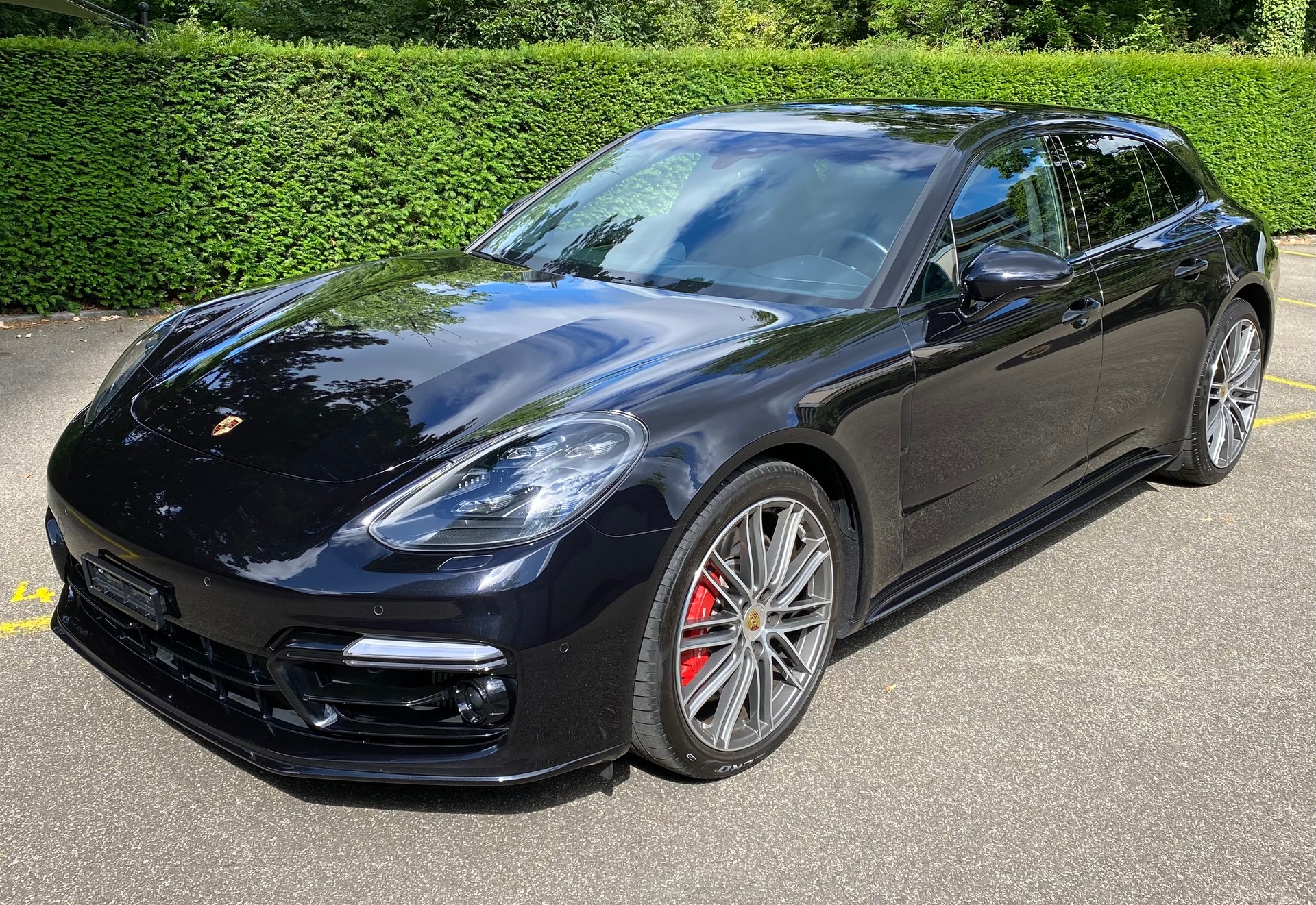 PORSCHE 4.0 V8 Turbo-image-1