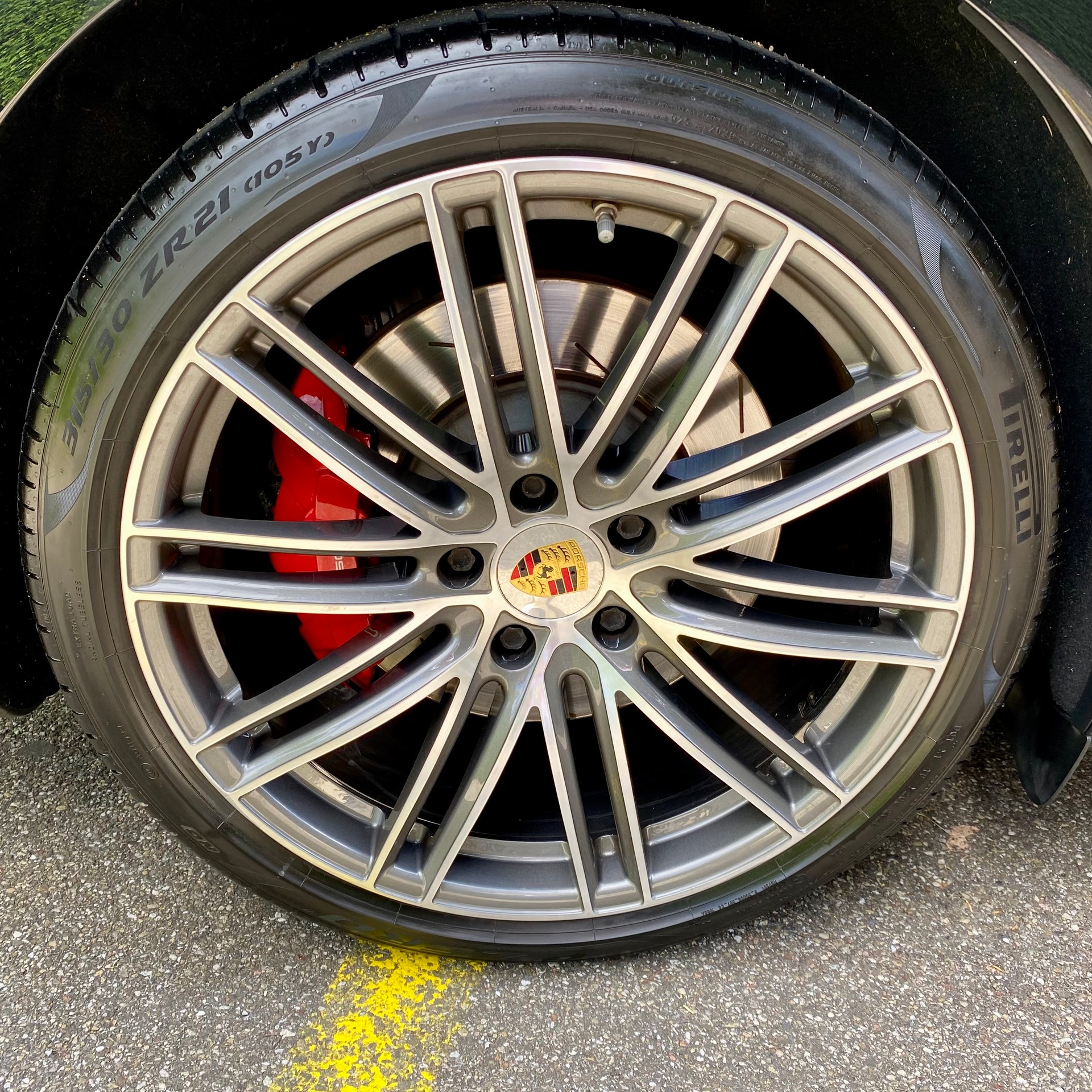 PORSCHE 4.0 V8 Turbo-image-15