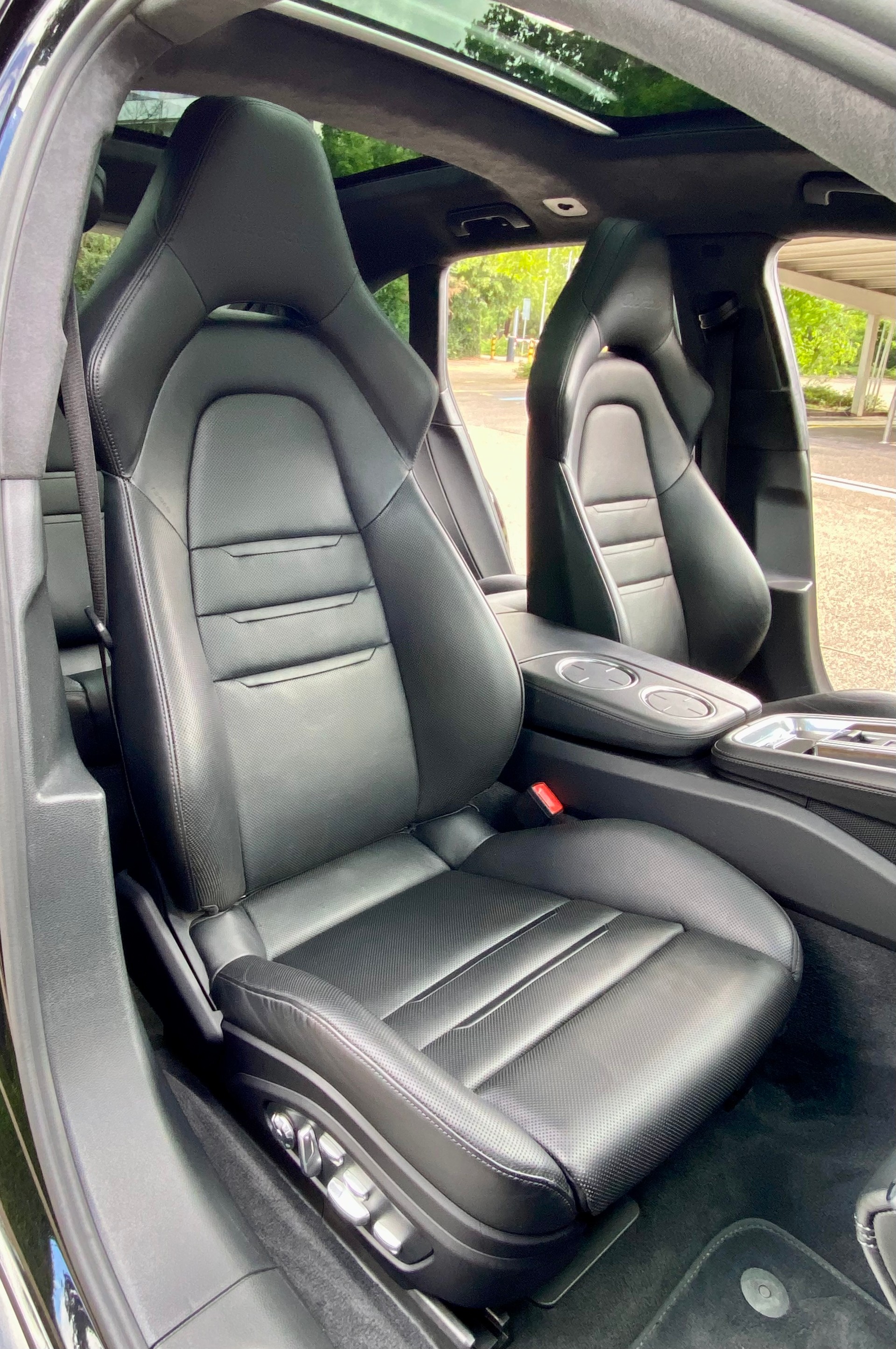 PORSCHE 4.0 V8 Turbo-image-10