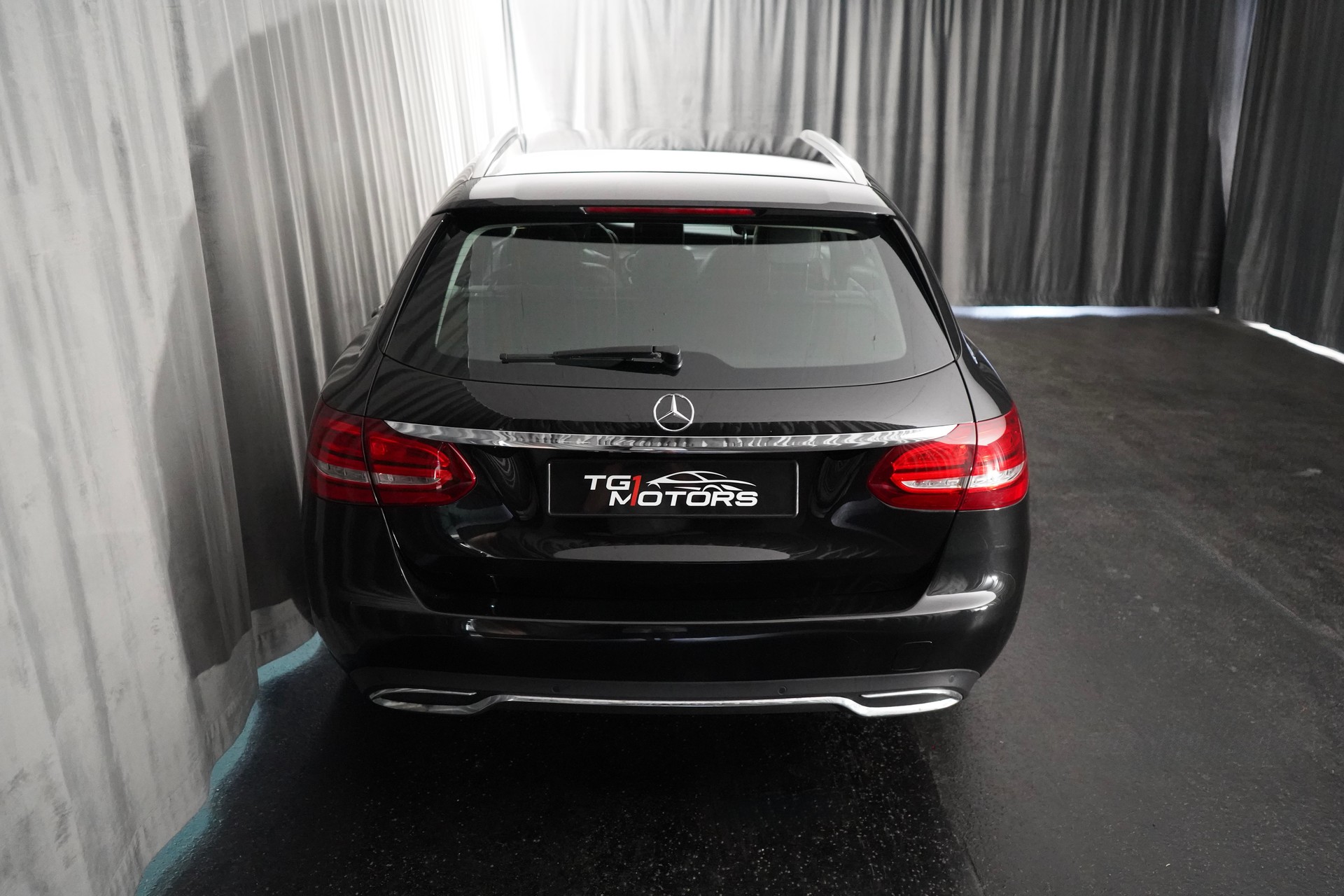 MERCEDES-BENZ C 200 AMG Line 7G-Tronic-image-3