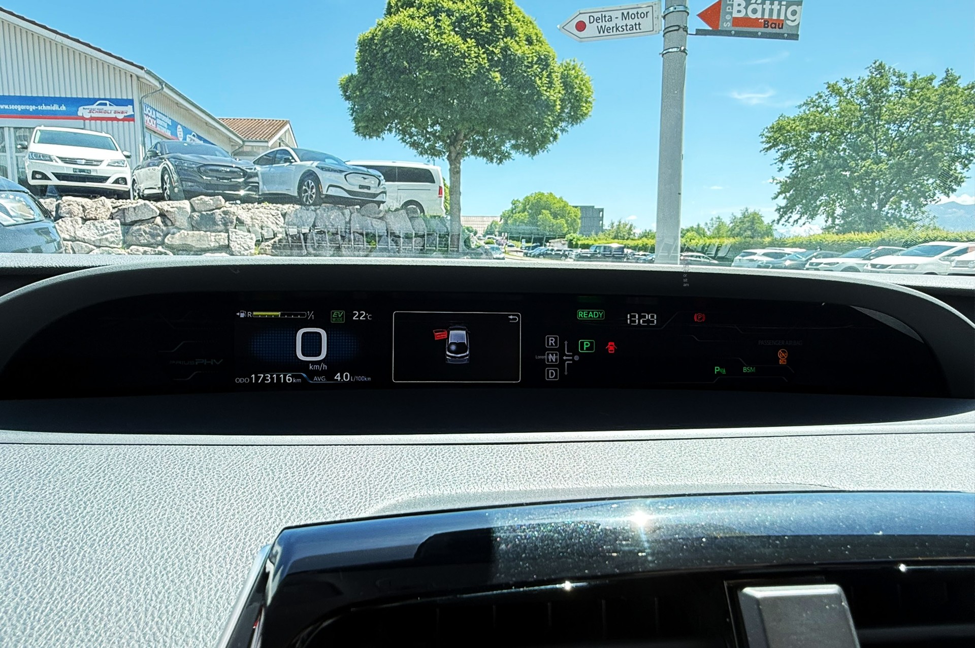TOYOTA Prius 1.8 VVT-i Plug-in Hybrid Premium-image-13