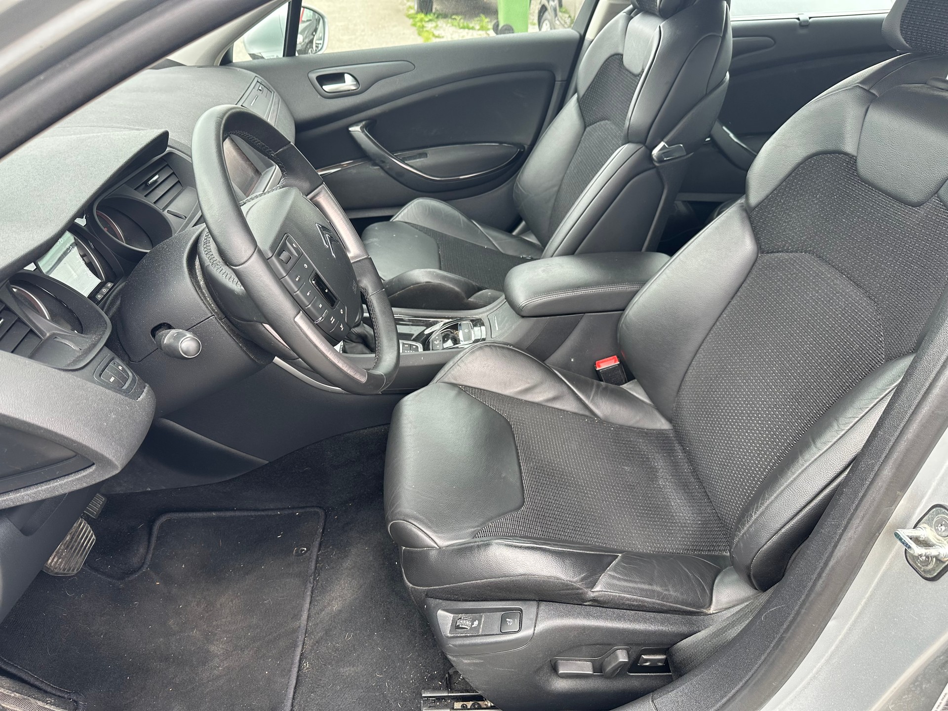 CITROEN C5 Berline 1.6 Turbo Exclusive Automatic-image-6