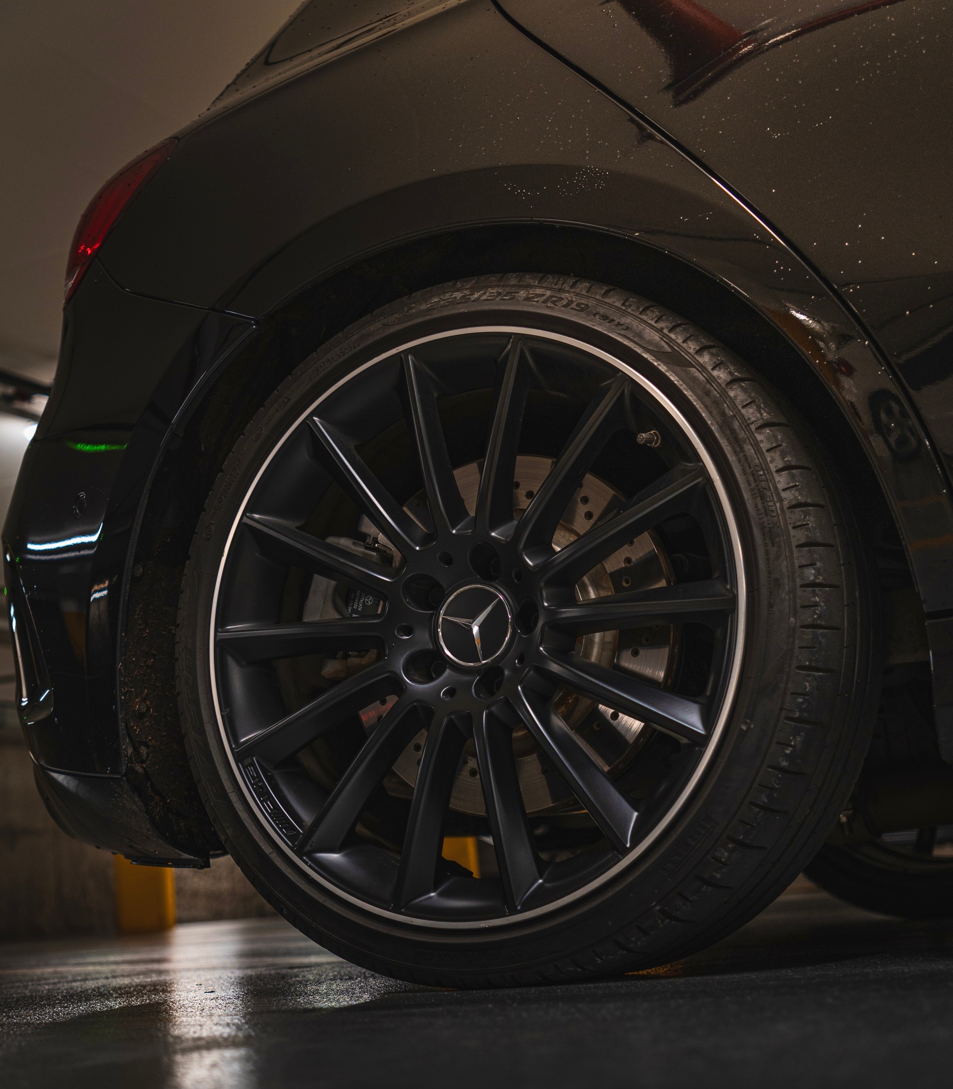 MERCEDES-BENZ A 35 AMG-image-2