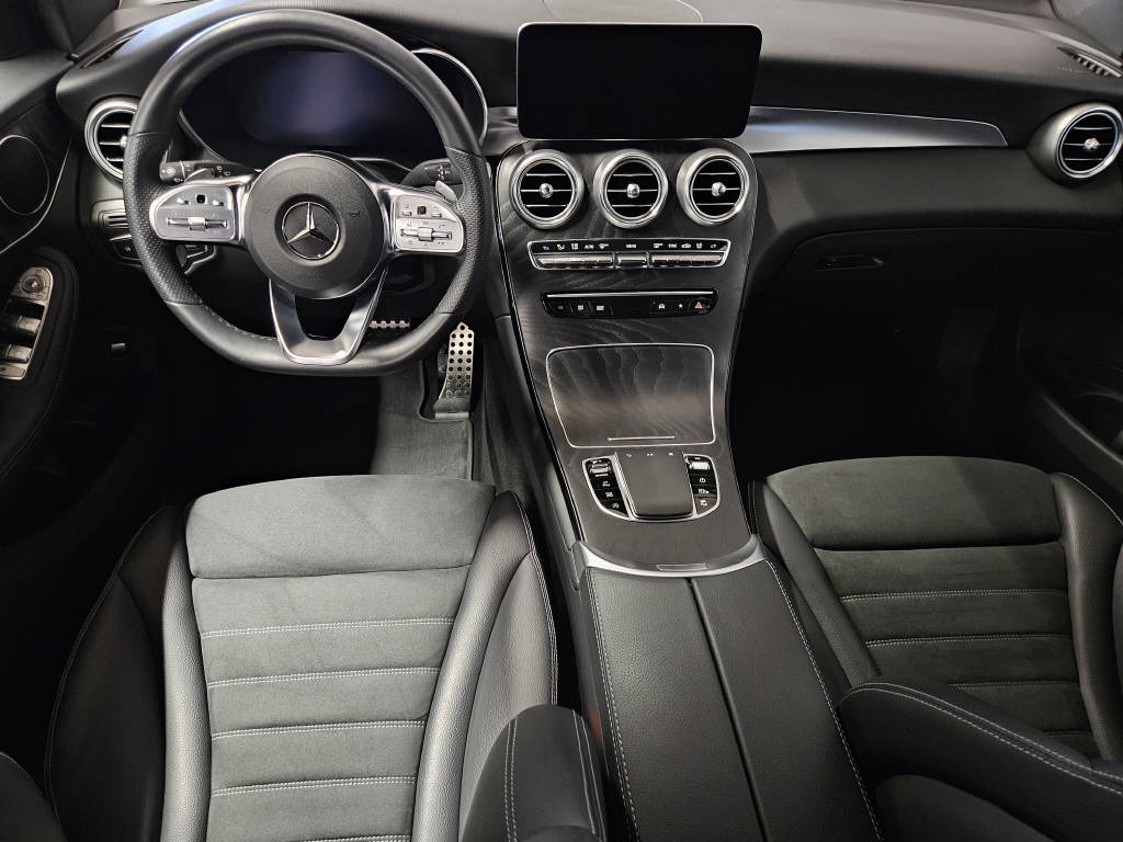 MERCEDES-BENZ GLC 220 d 4Matic AMG Line-image-6