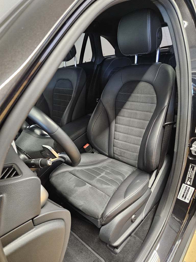 MERCEDES-BENZ GLC 220 d 4Matic AMG Line-image-4