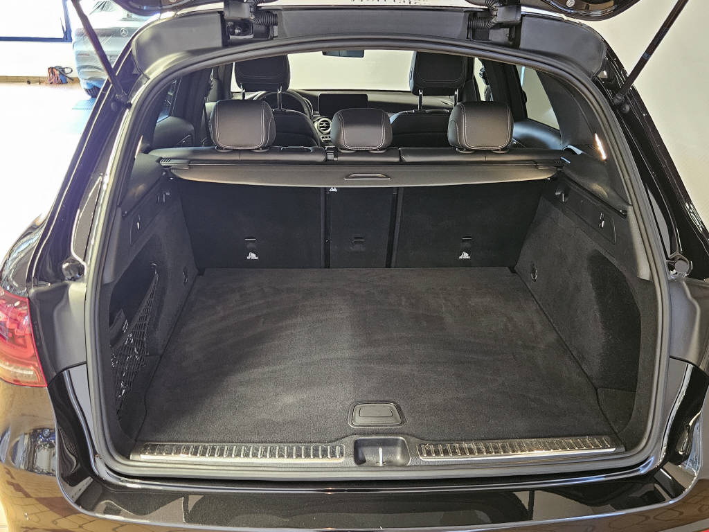 MERCEDES-BENZ GLC 220 d 4Matic AMG Line-image-3