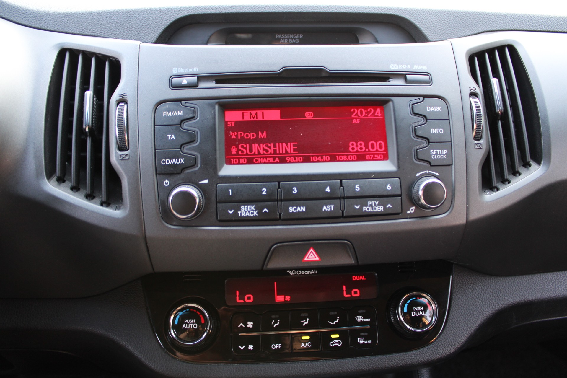 KIA Sportage 2.0 CRDi Style 4WD Automatic-image-8