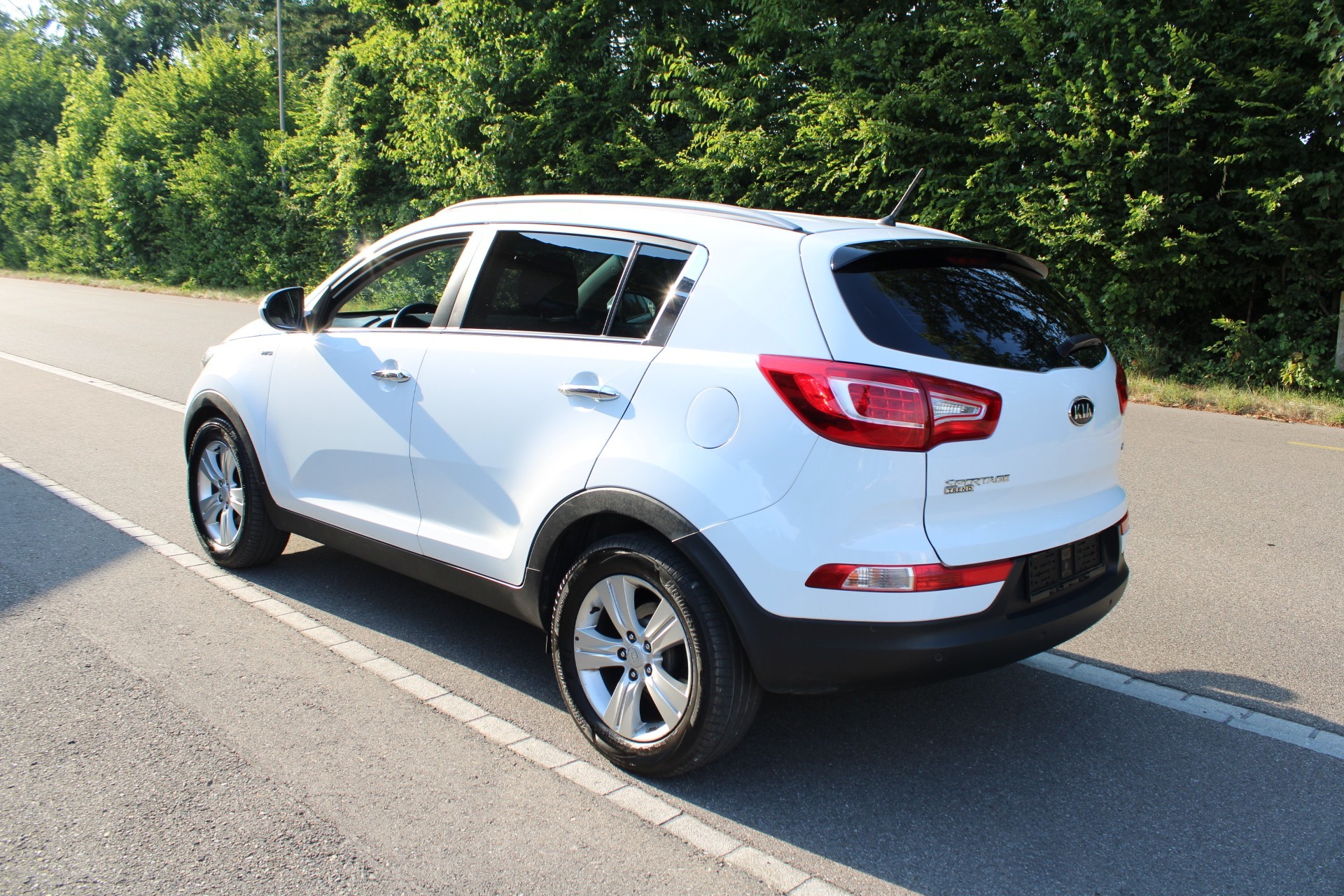 KIA Sportage 2.0 CRDi Style 4WD Automatic-image-1