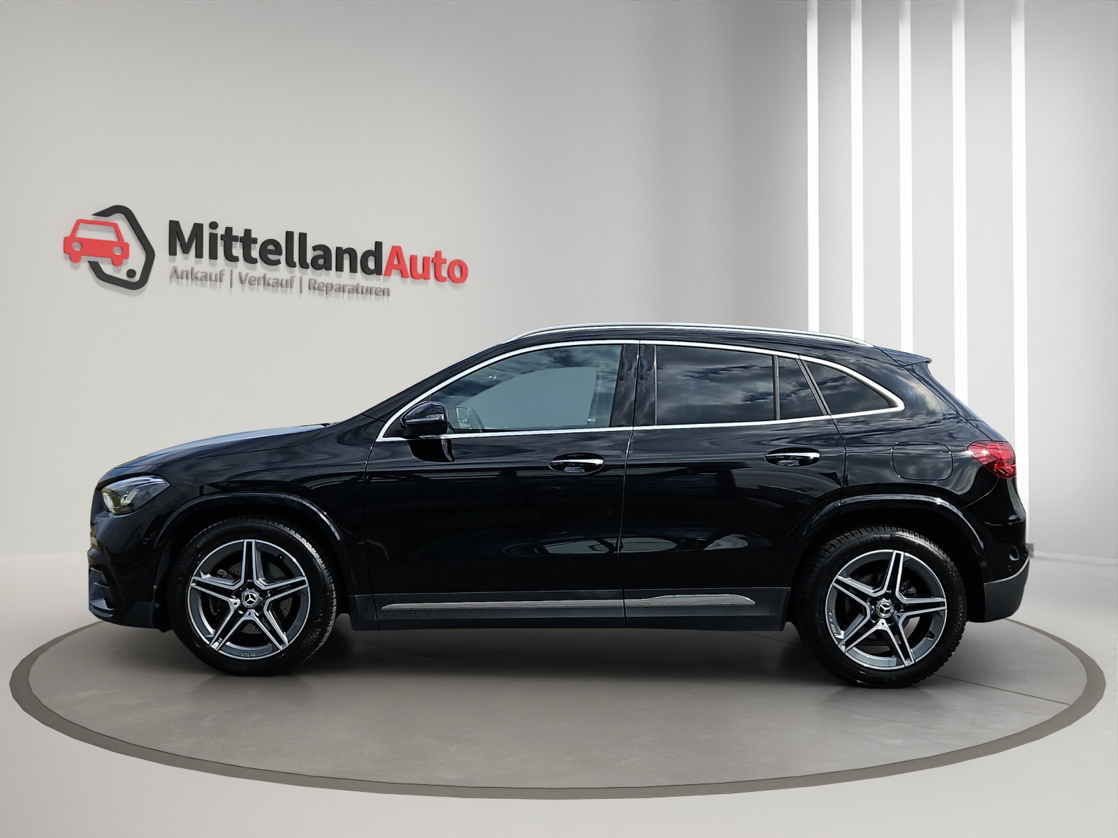 MERCEDES-BENZ GLA 200d AMG Line 8G-DCT-image-4