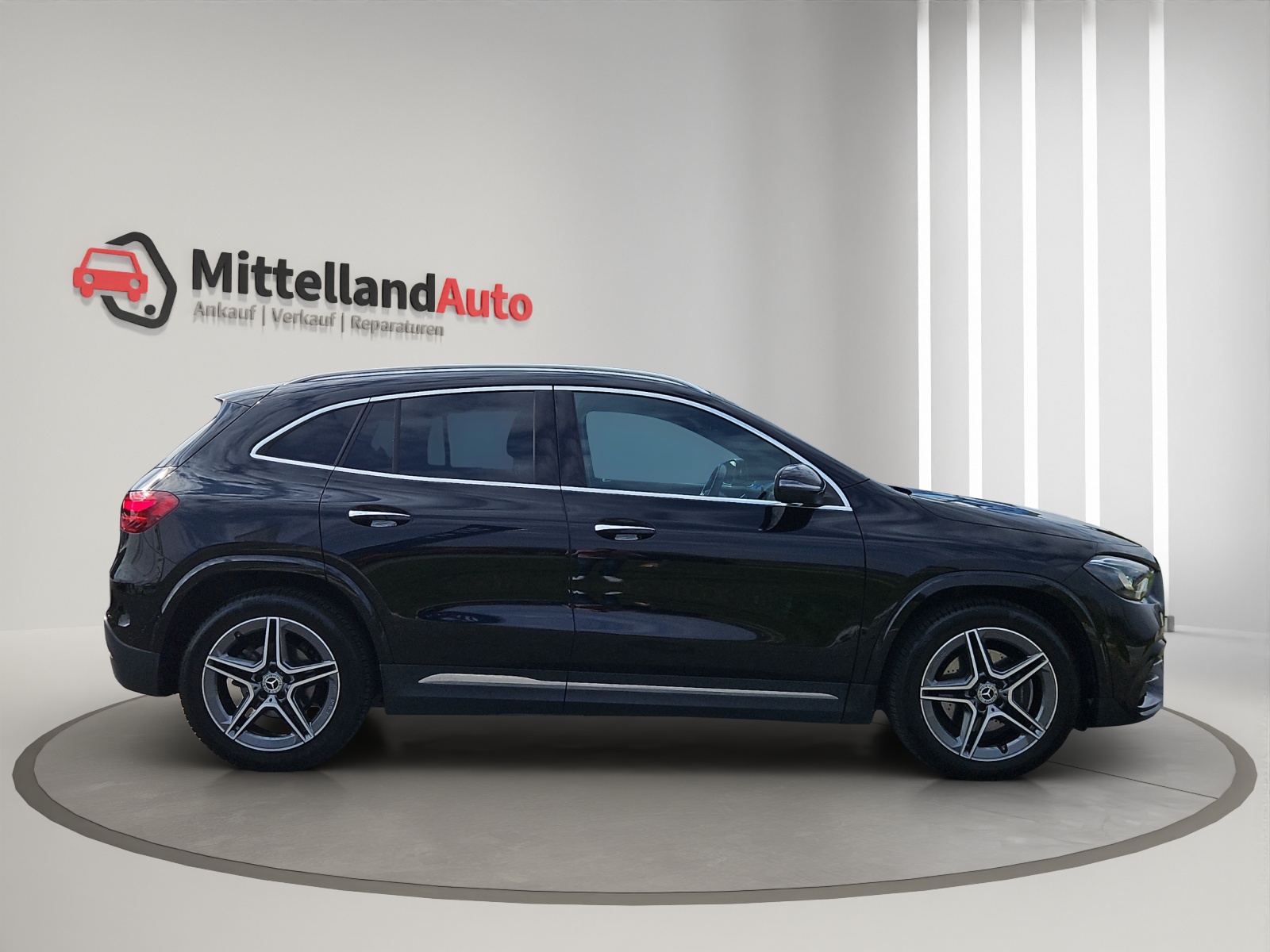 MERCEDES-BENZ GLA 200d AMG Line 8G-DCT-image-3