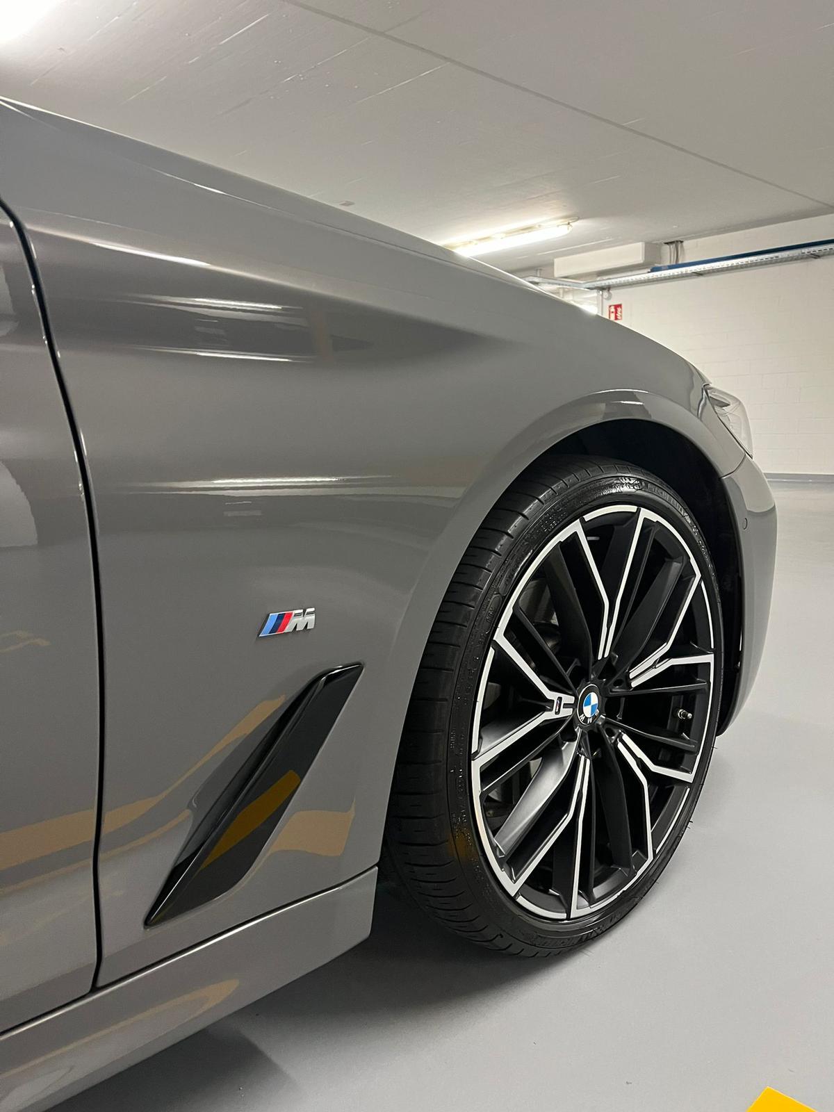 BMW 520d xDrive paddles-image-1