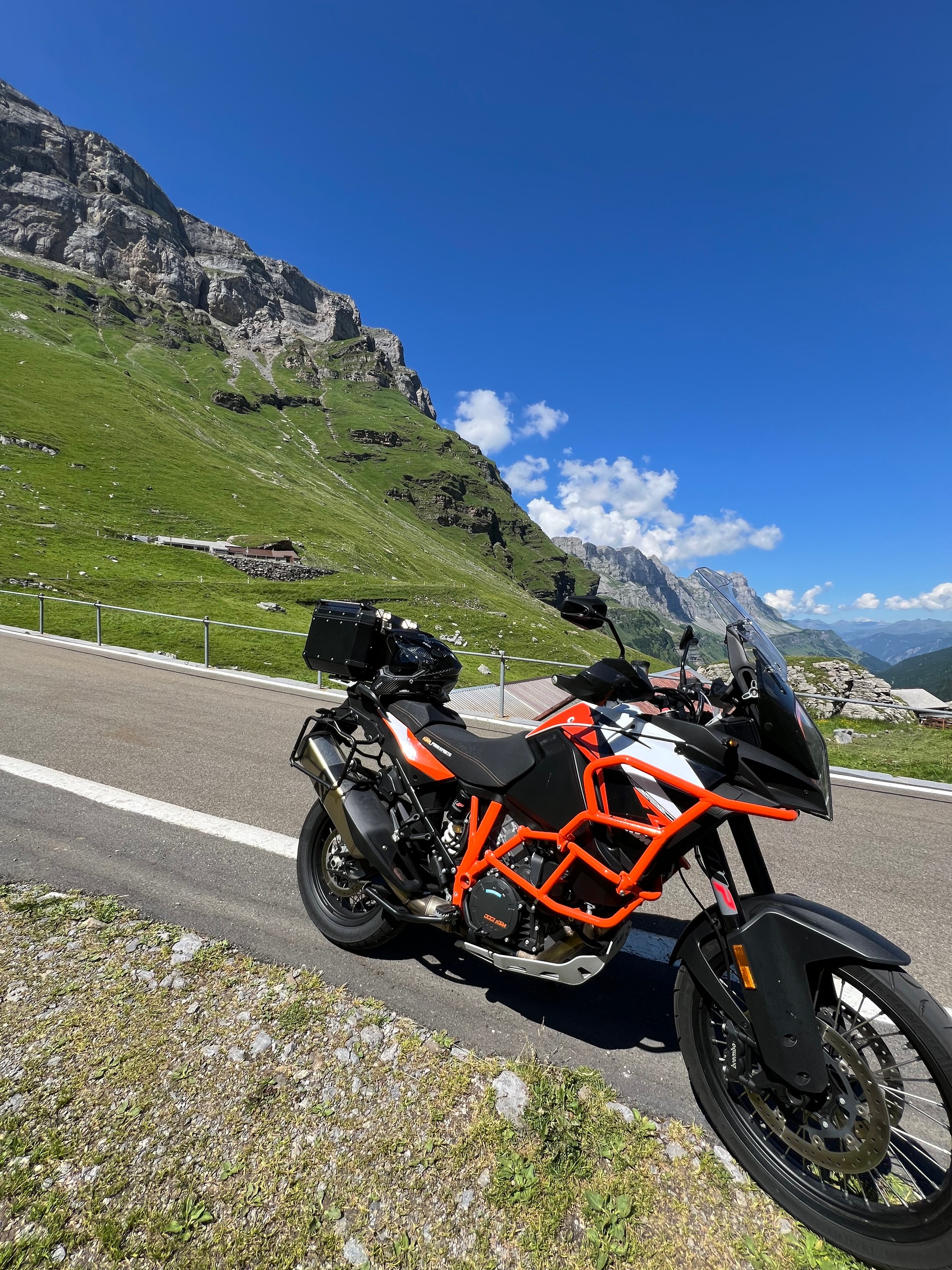 KTM R