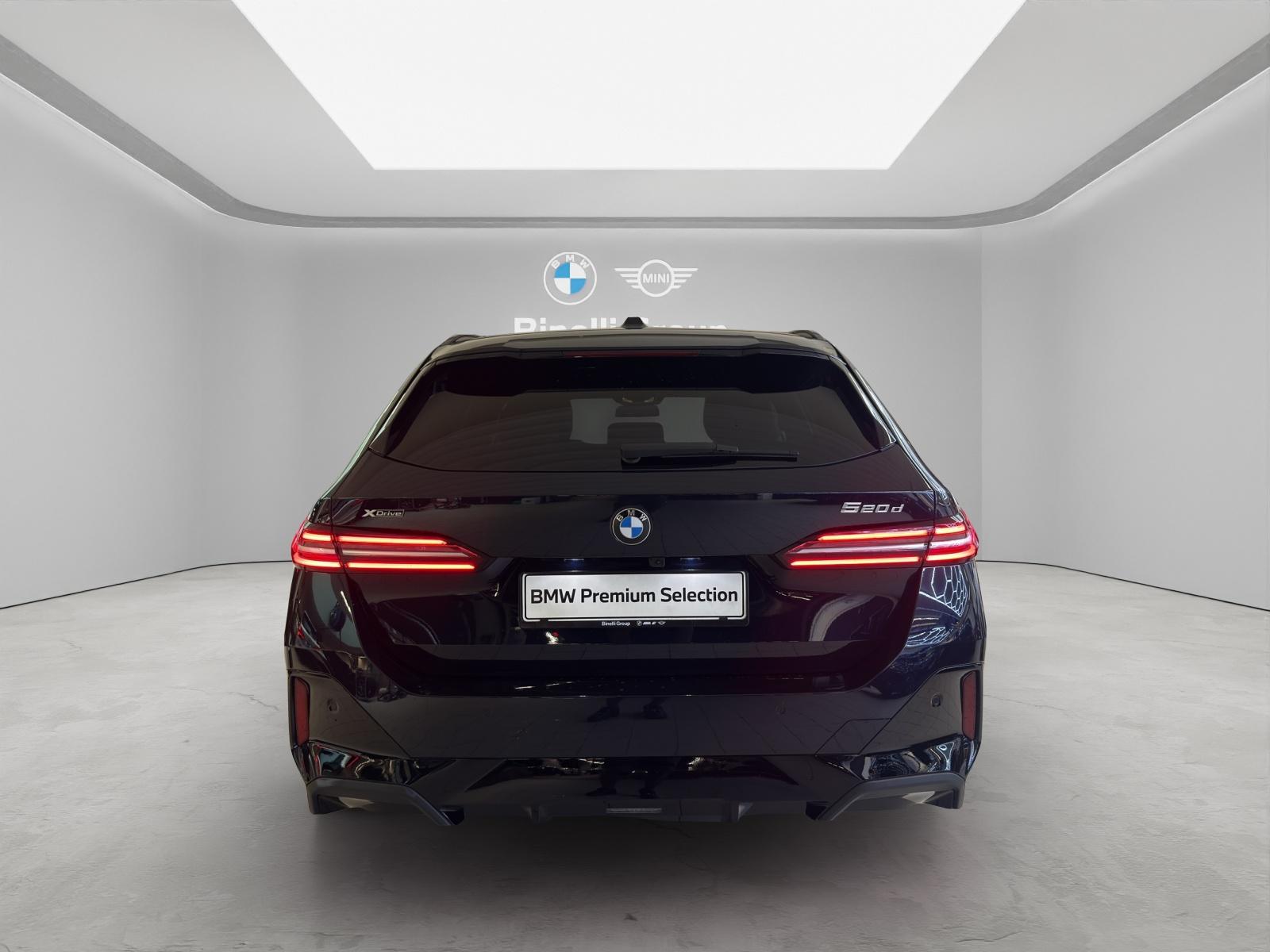 BMW 520d xDrive Touring M-SportPaket-showroom-element-3