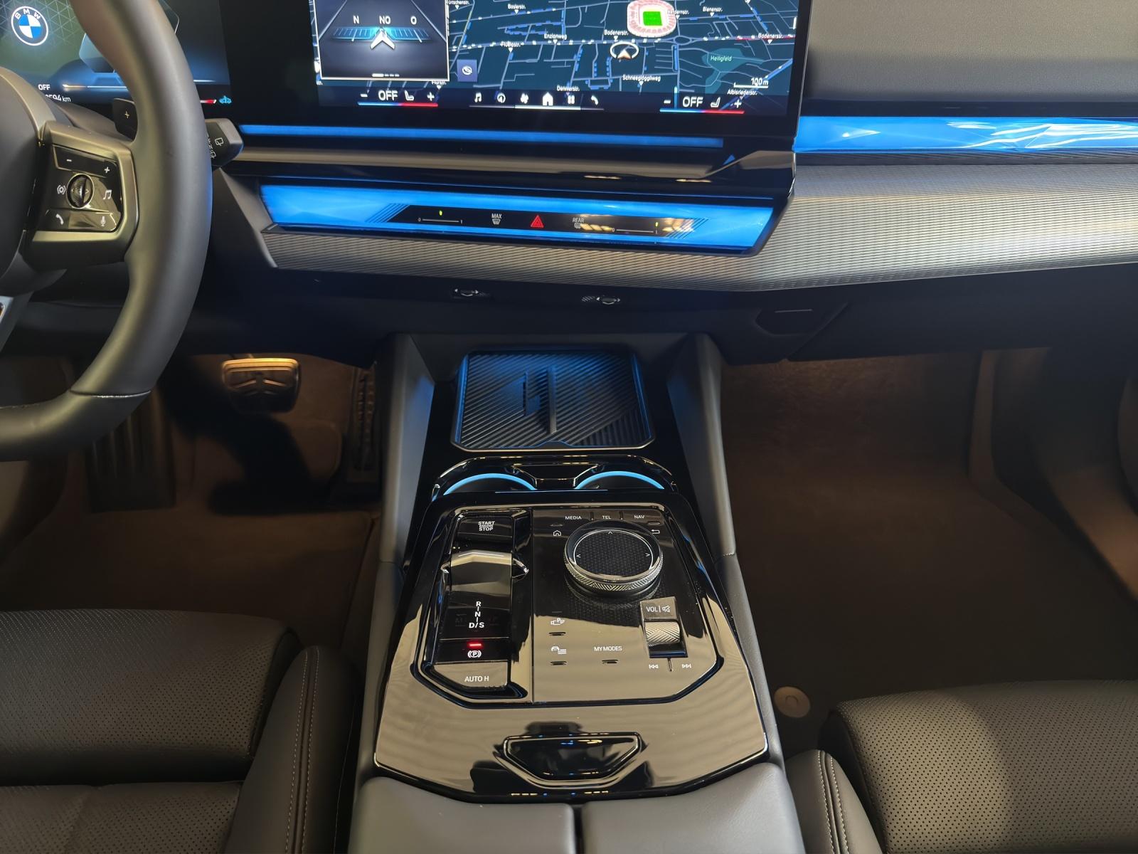 BMW 520d xDrive Touring M-SportPaket-image-14
