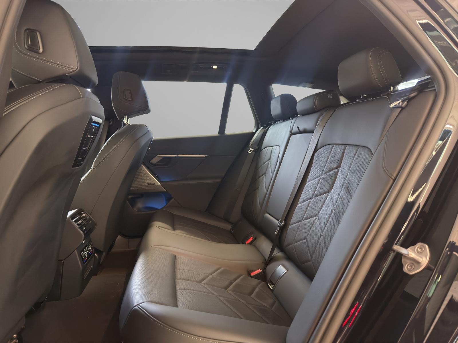 BMW 520d xDrive Touring M-SportPaket-image-16